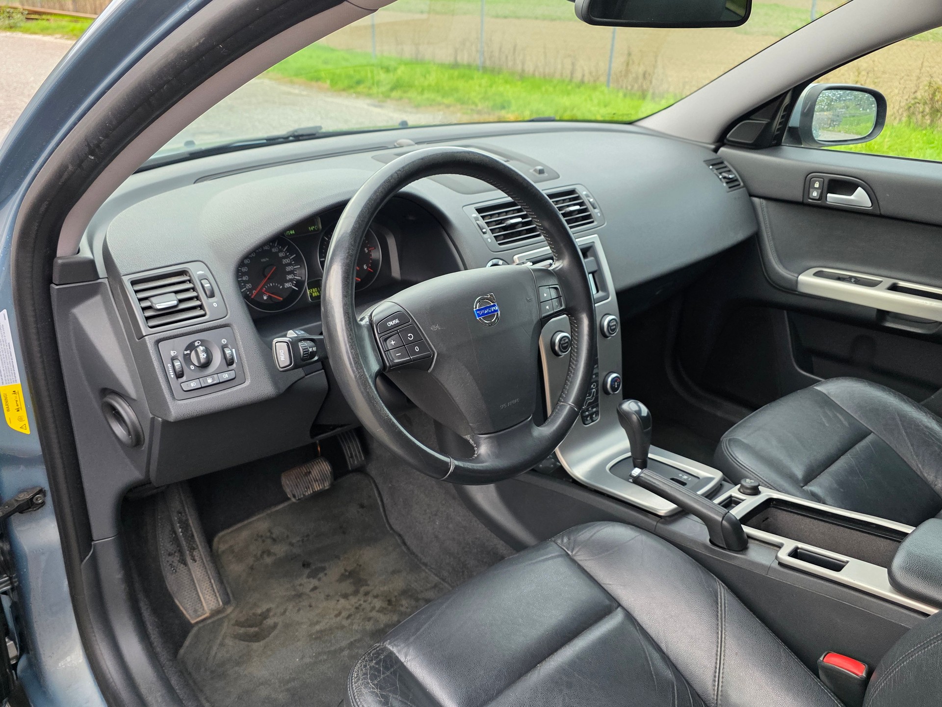 VOLVO V50 D5 Geartronic / Ab Mfk 03.2026 / Winterauto-image-9
