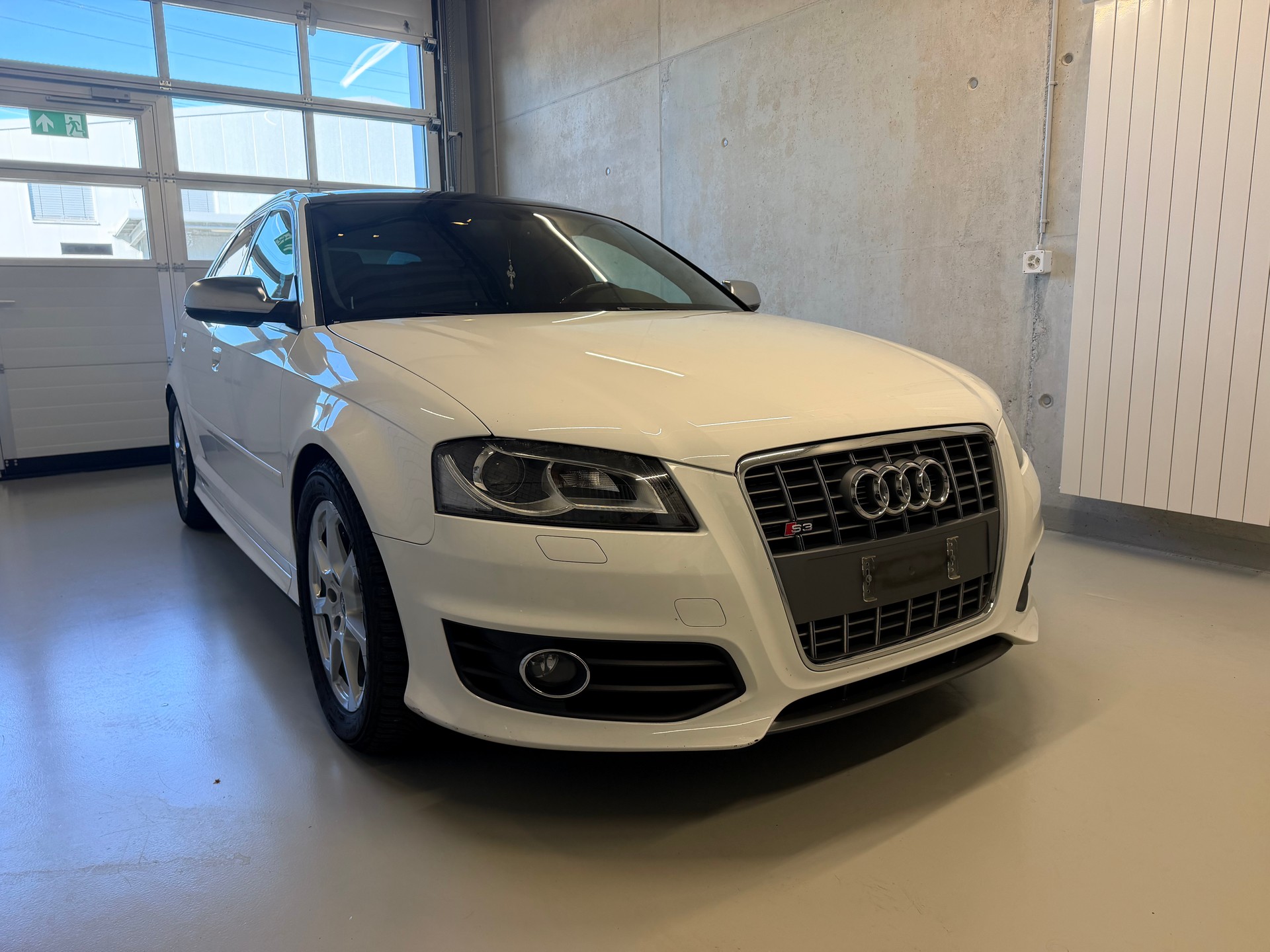 AUDI S3 Sportback 2.0 TFSI quattro-image-1