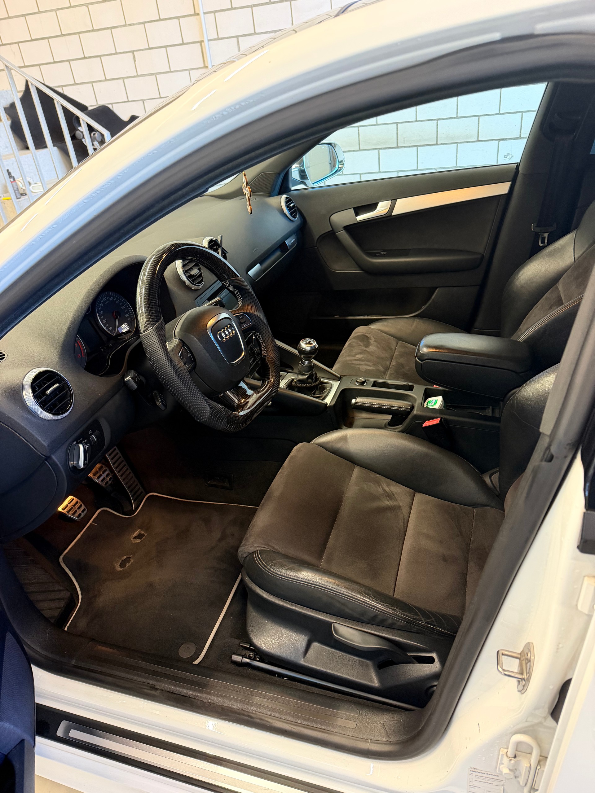AUDI S3 Sportback 2.0 TFSI quattro-image-4