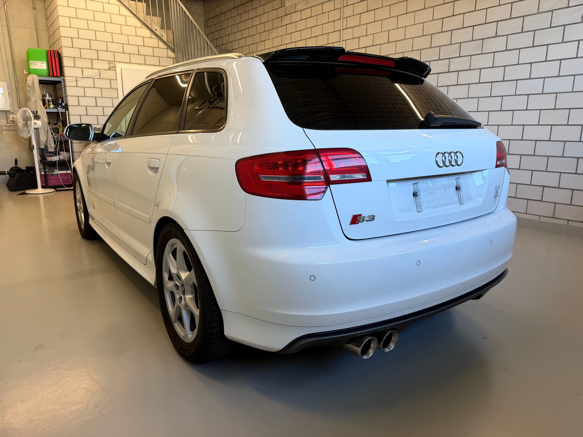 AUDI S3 Sportback 2.0 TFSI quattro-image-3