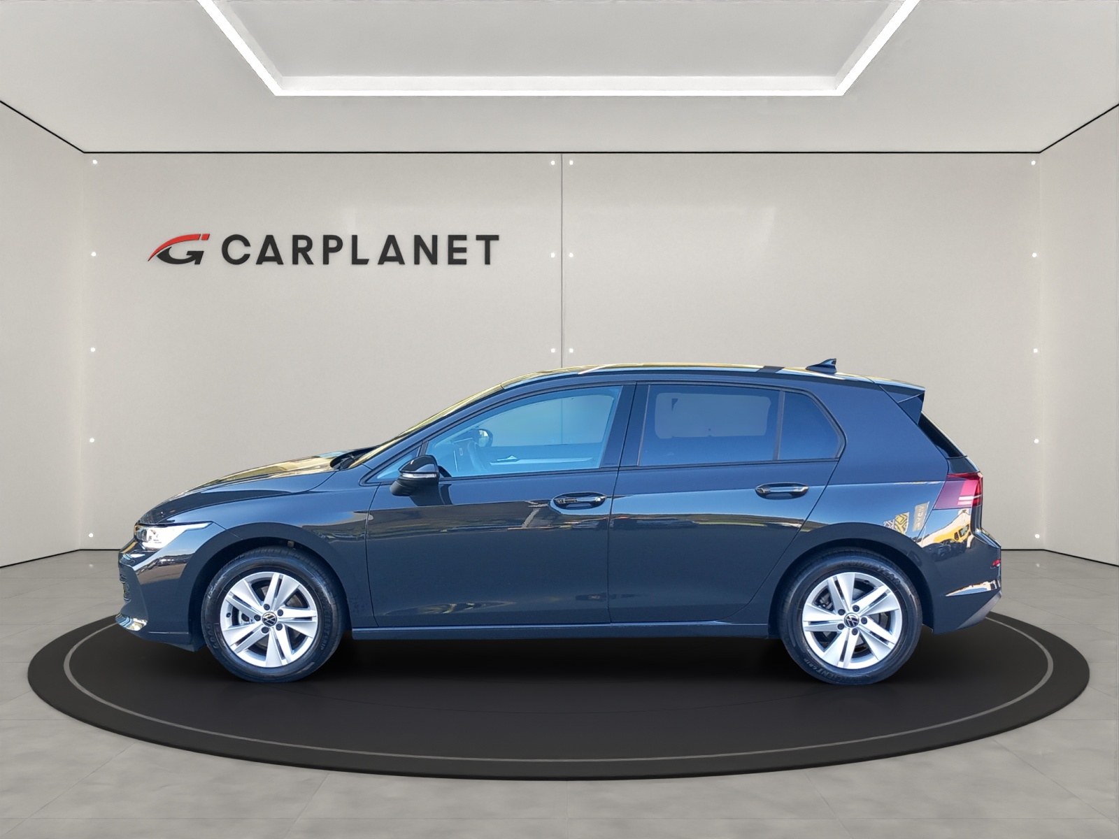 VW Golf VIII 1.5 eTSI DSG-image-1