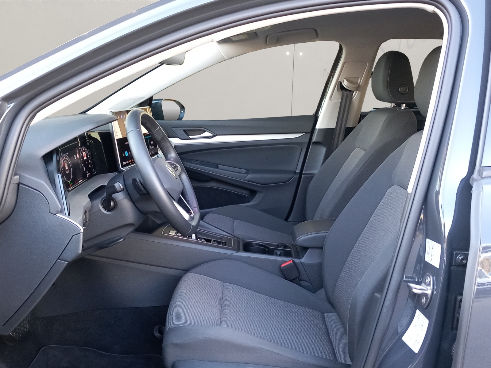 VW Golf VIII 1.5 eTSI DSG-image-3