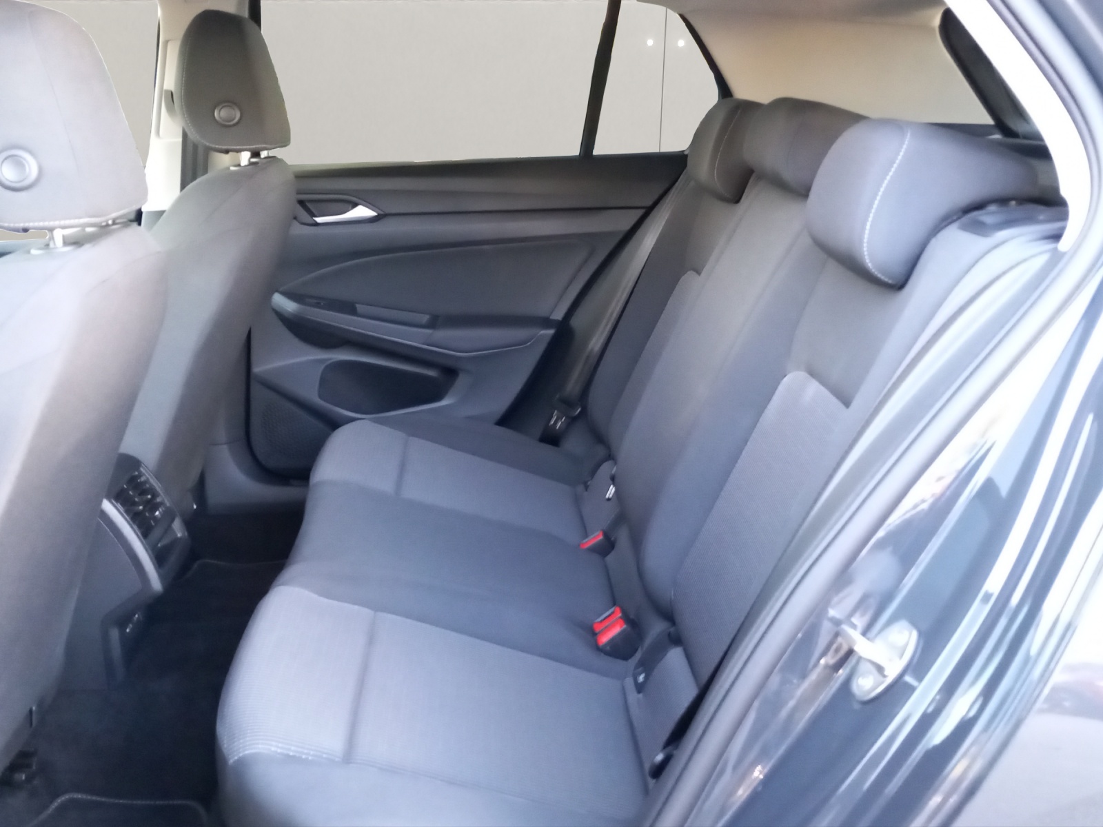 VW Golf VIII 1.5 eTSI DSG-image-9