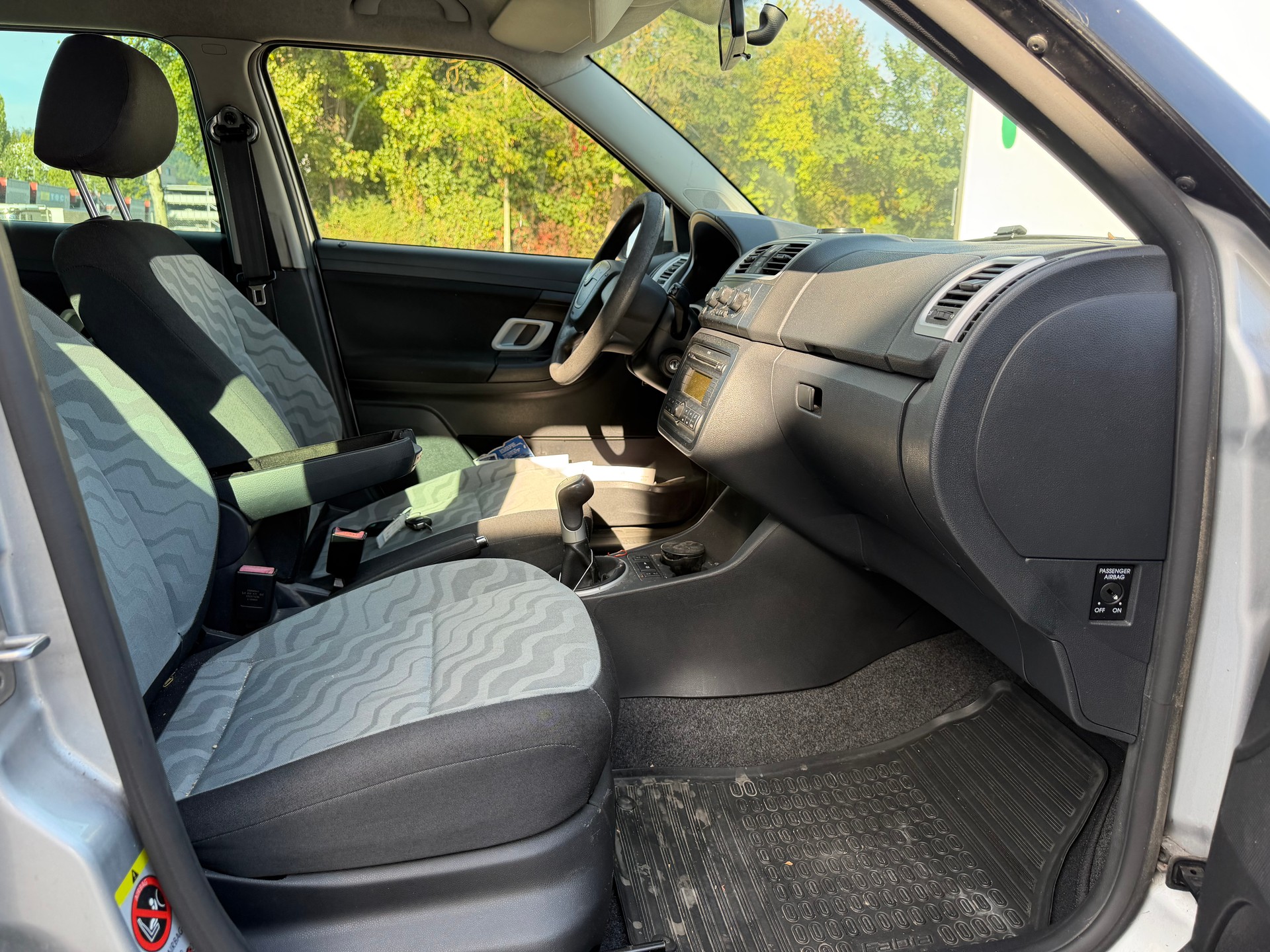 SKODA Fabia 1.6 Ambiente-image-3