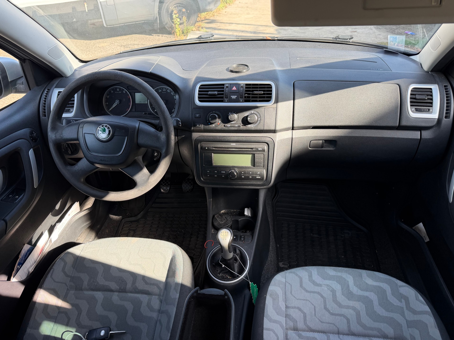 SKODA Fabia 1.6 Ambiente-image-5