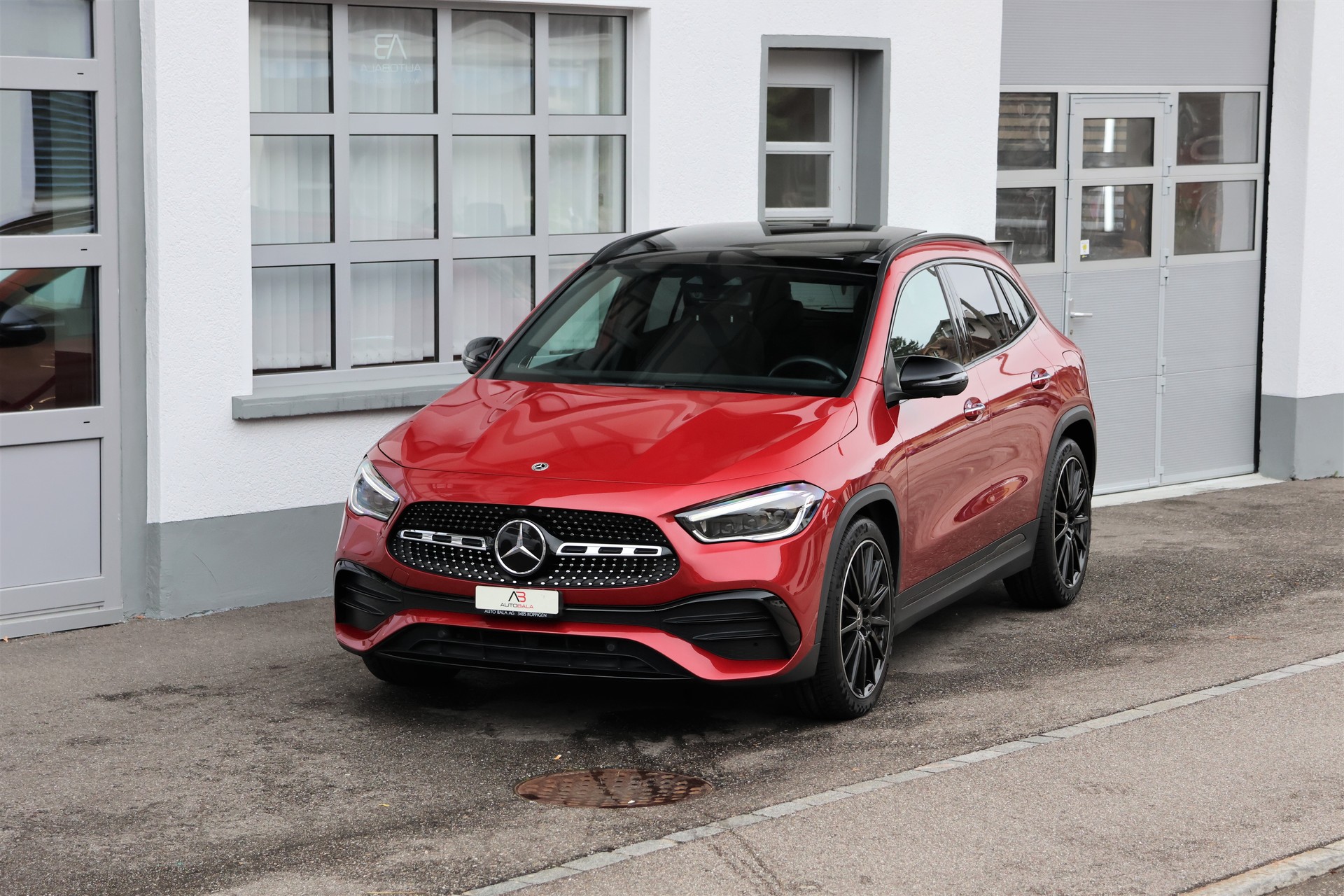 MERCEDES-BENZ GLA 200 AMG Line 7G-DCT (CH) *designo bright*