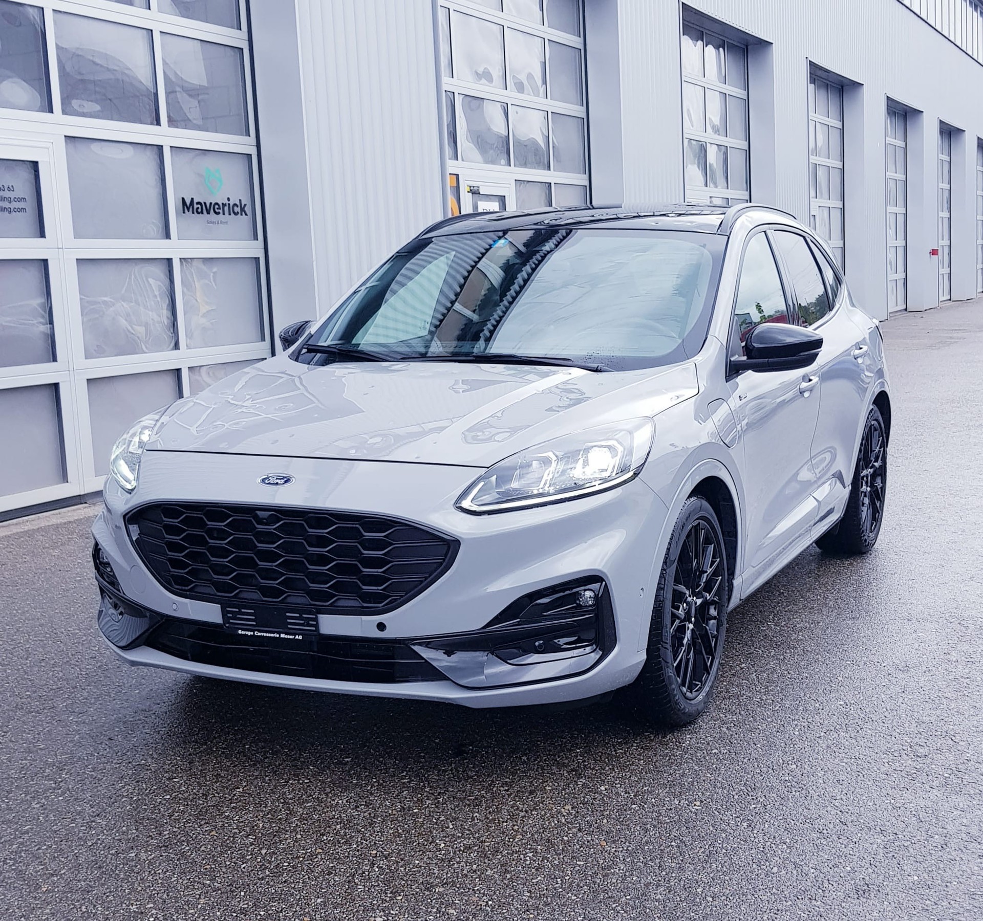 FORD KUGA 2.5 Plug in Hybrid Graphite Tech Edition-image-0