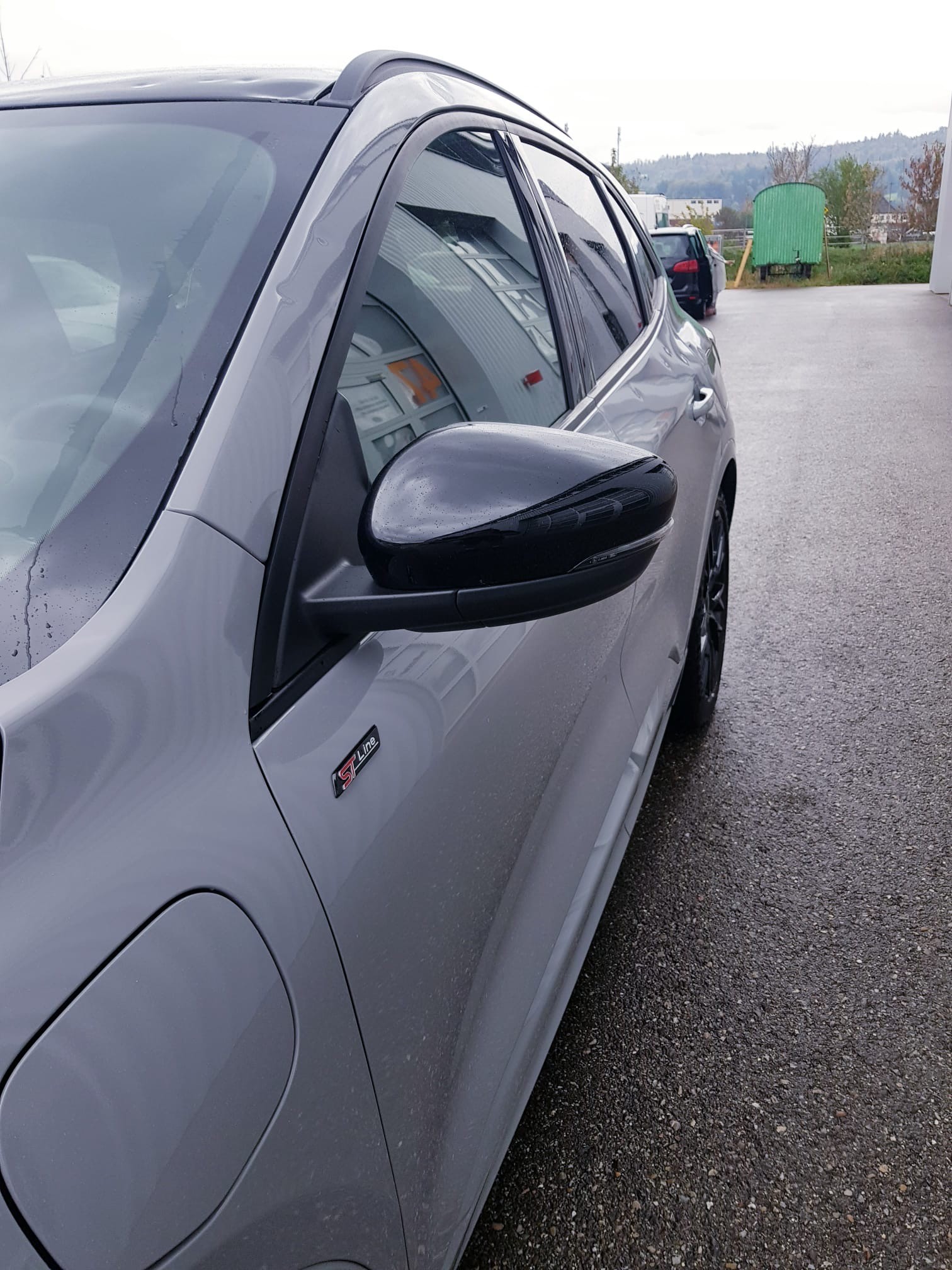 FORD KUGA 2.5 Plug in Hybrid Graphite Tech Edition-image-12