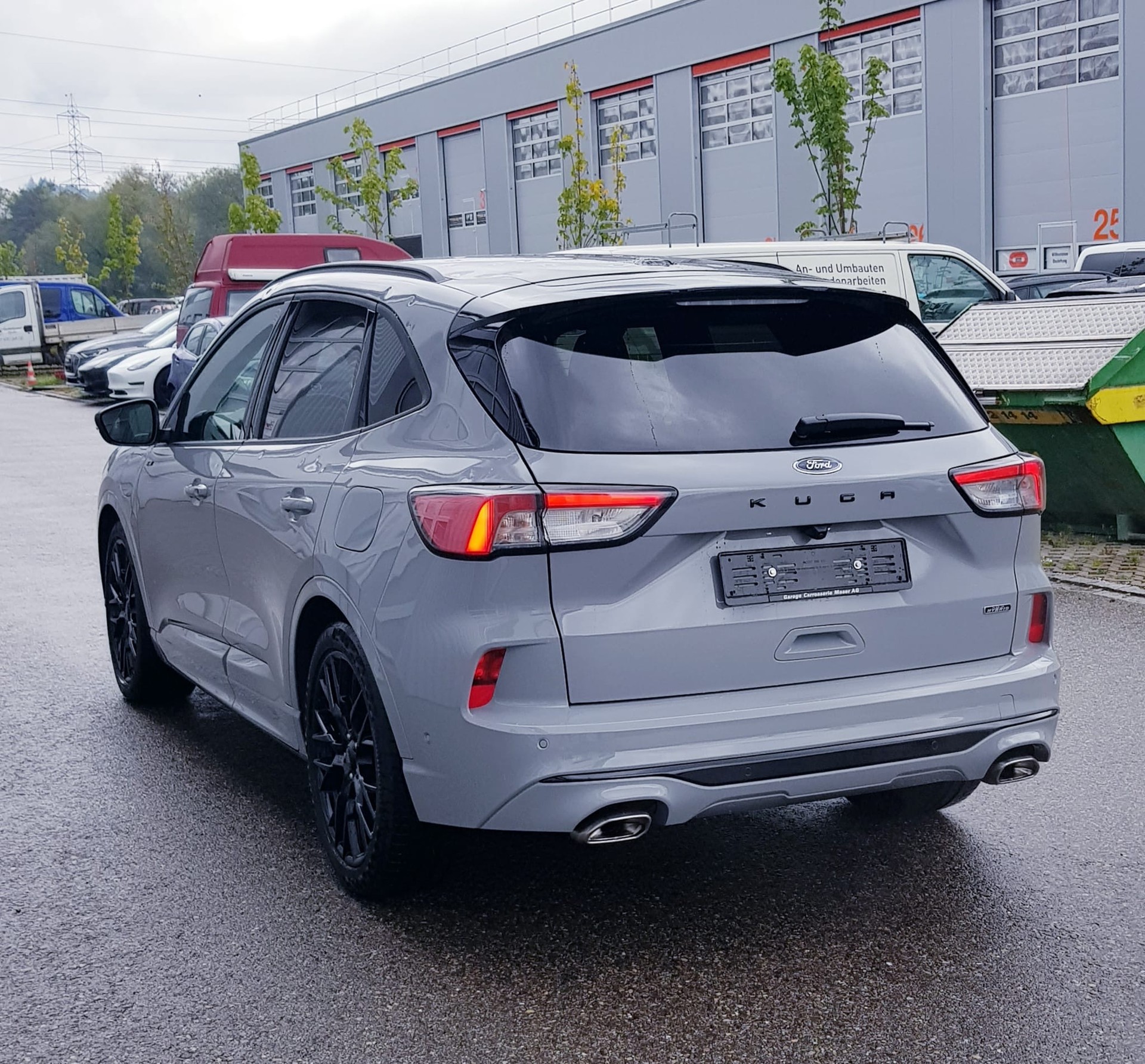 FORD KUGA 2.5 Plug in Hybrid Graphite Tech Edition-image-3