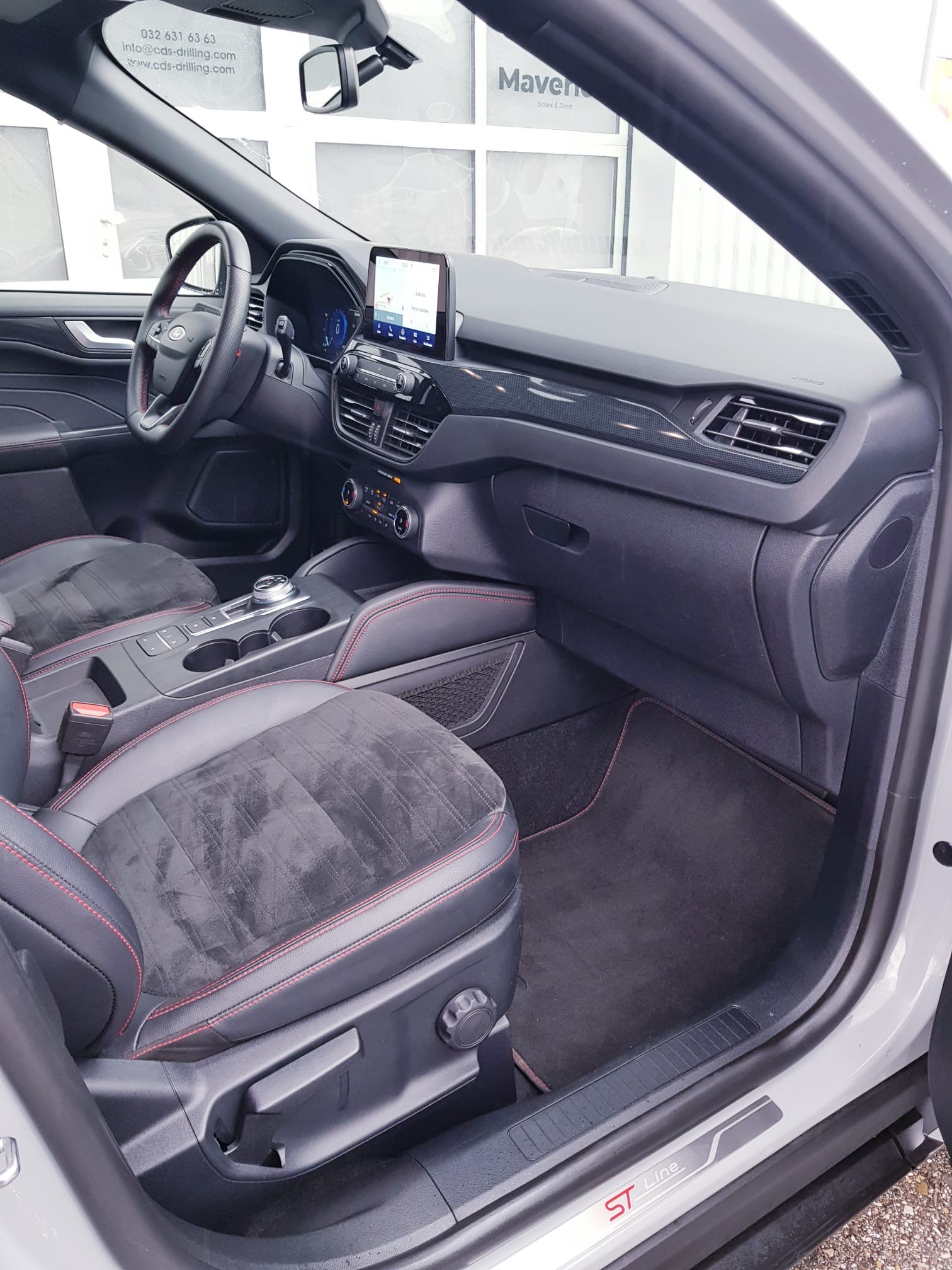 FORD KUGA 2.5 Plug in Hybrid Graphite Tech Edition-image-11