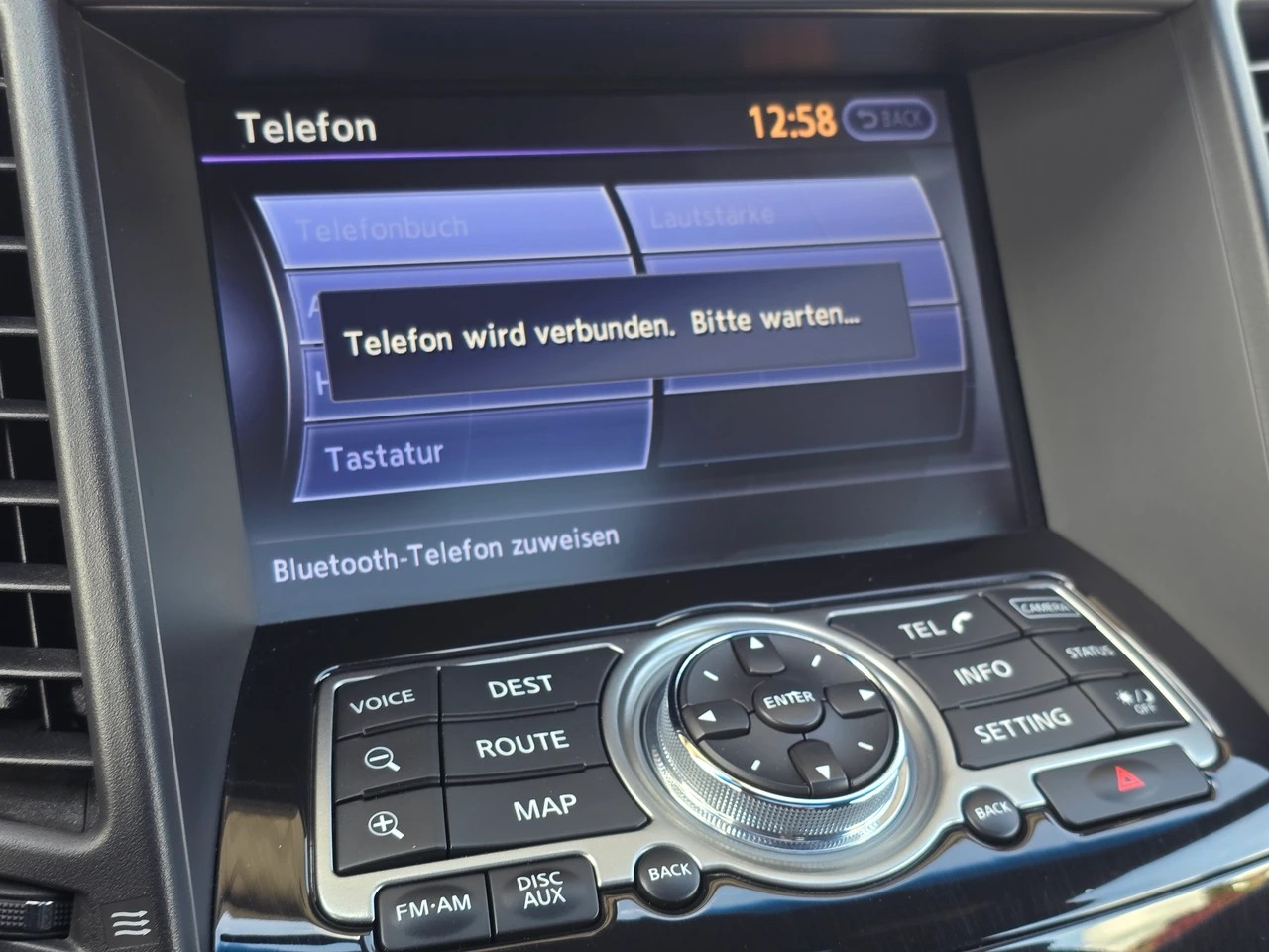 INFINITI QX70 3.7 S Premium AWD Automatic-image-22