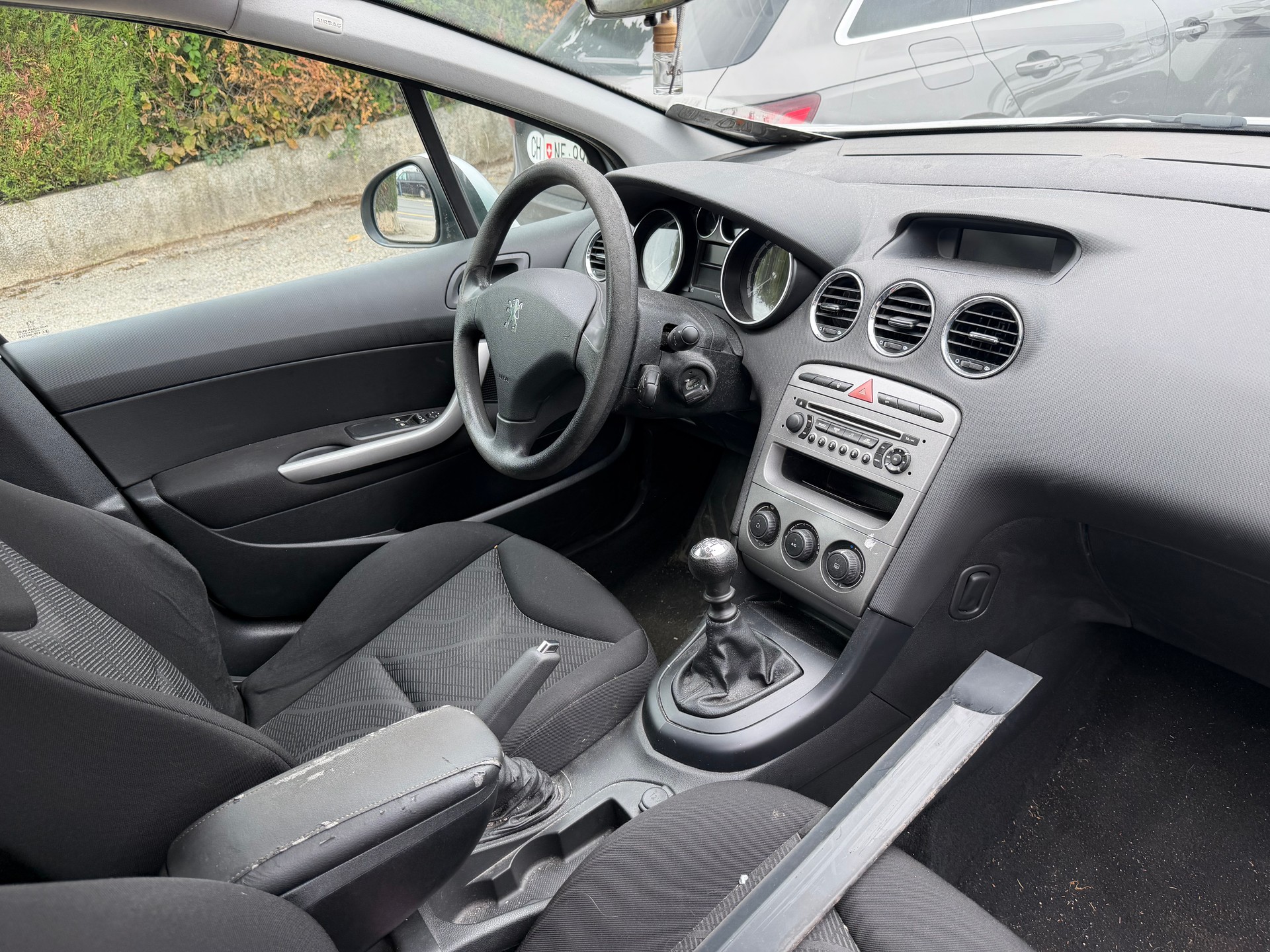 PEUGEOT 308 SW 1.6 HDI Trendy-image-7