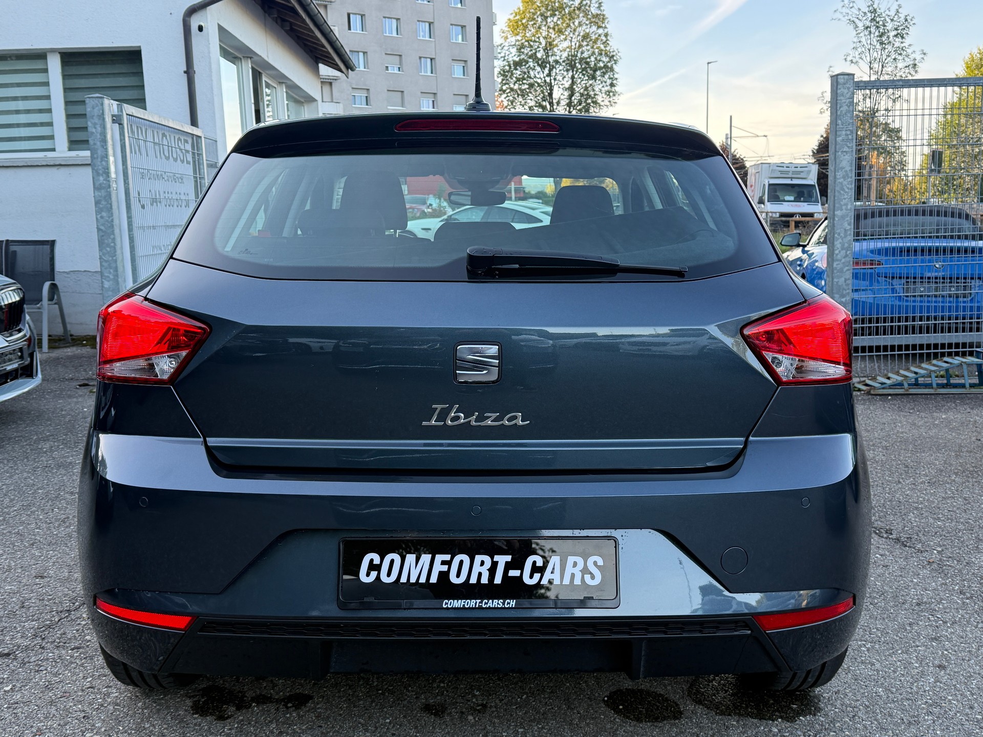 SEAT Ibiza 1.0 EcoTSI Move DSG Magnetic Grey metallic-image-4
