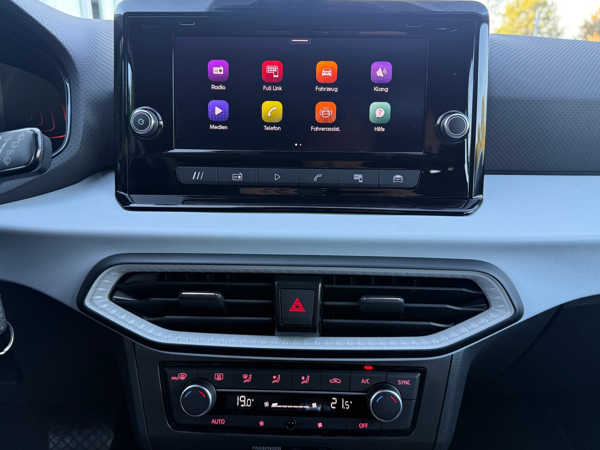 SEAT Ibiza 1.0 EcoTSI Move DSG Magnetic Grey metallic-image-19