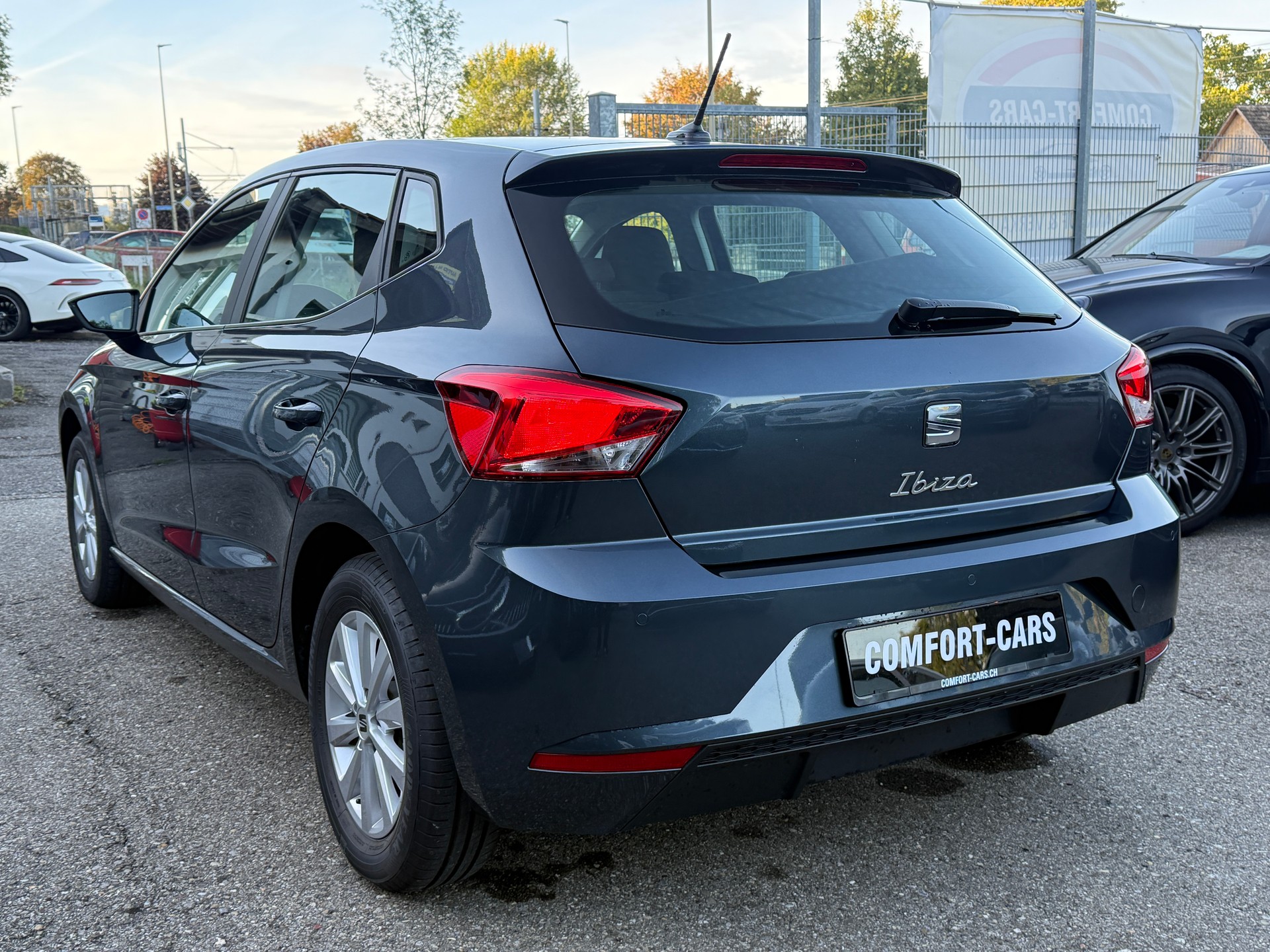 SEAT Ibiza 1.0 EcoTSI Move DSG Magnetic Grey metallic-image-3