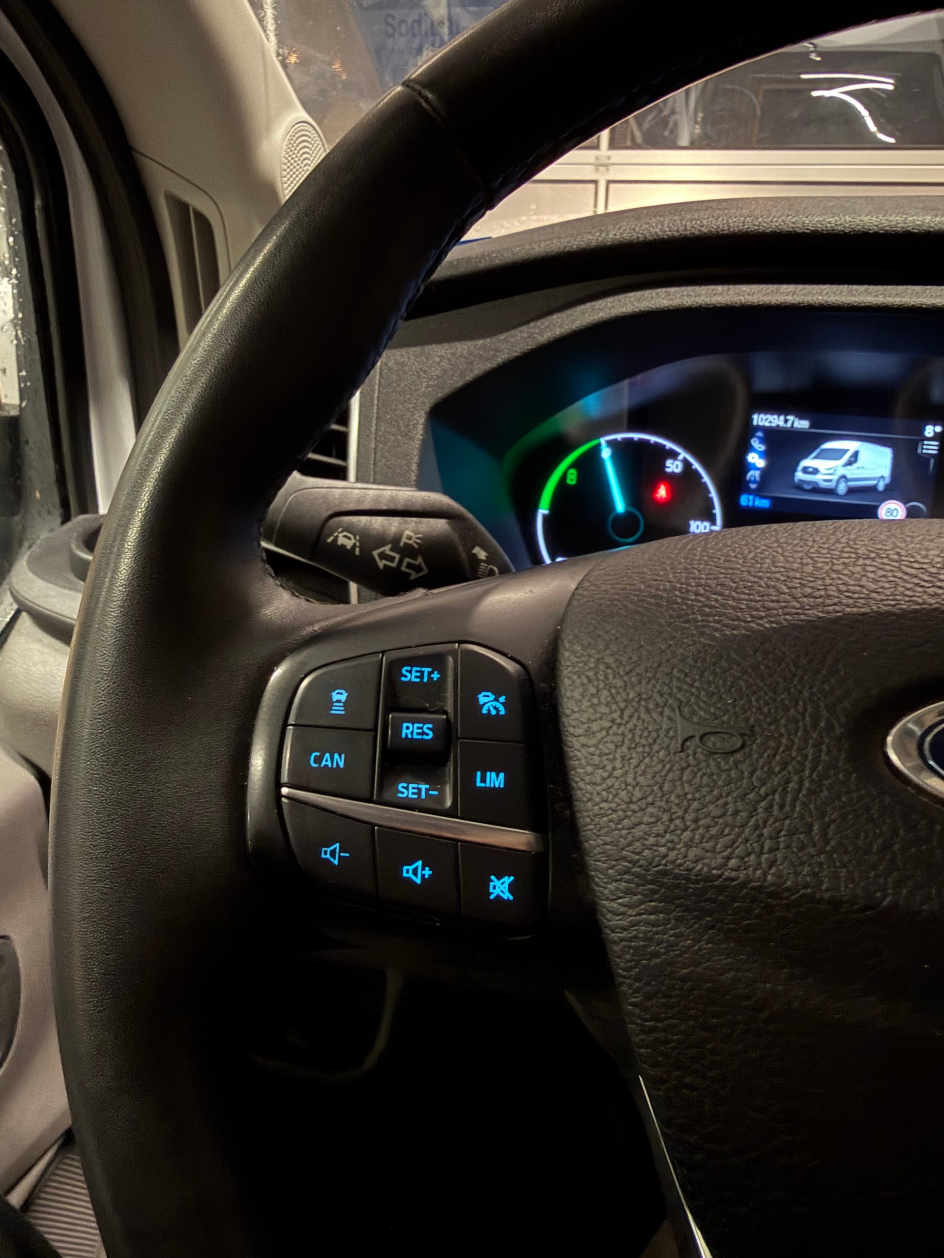 FORD E-Transit Van 350 L3 H3 Trend RWD 68kWh-image-10