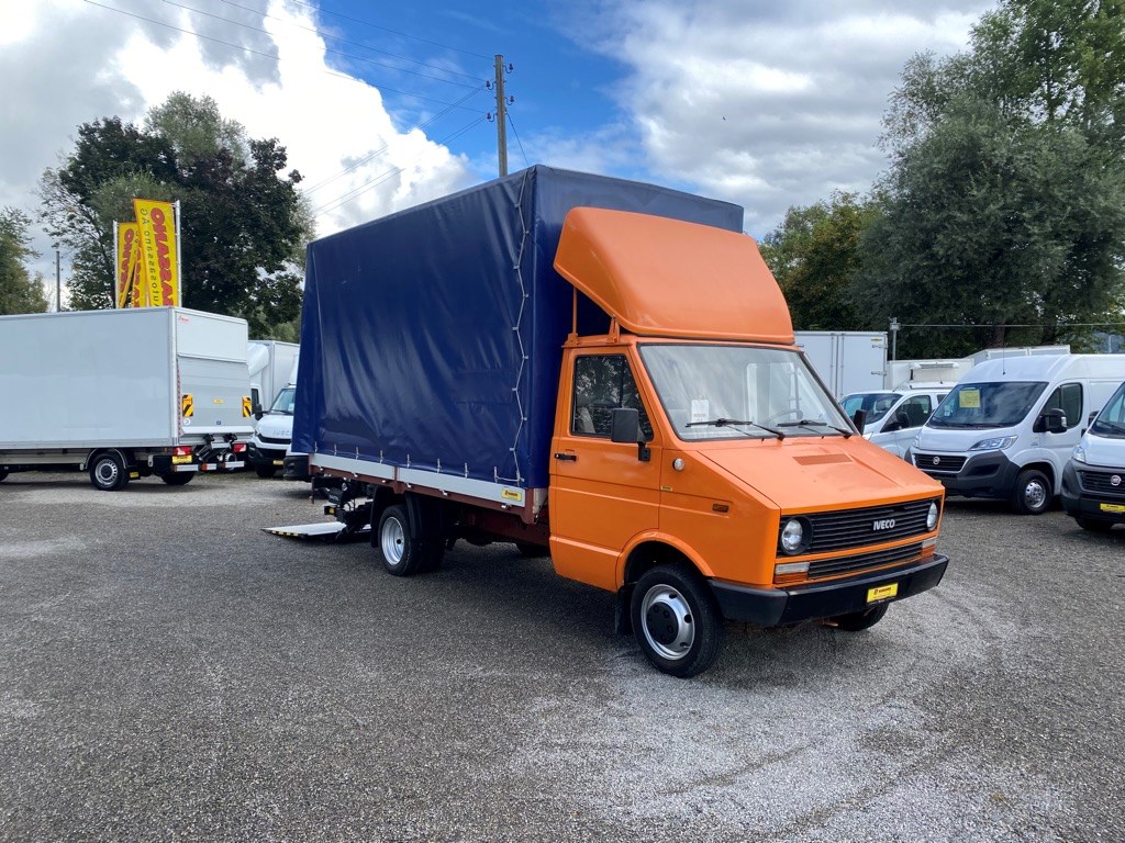 IVECO DAILY Blache / Hebebühne / Anhängerkupplung-image-0