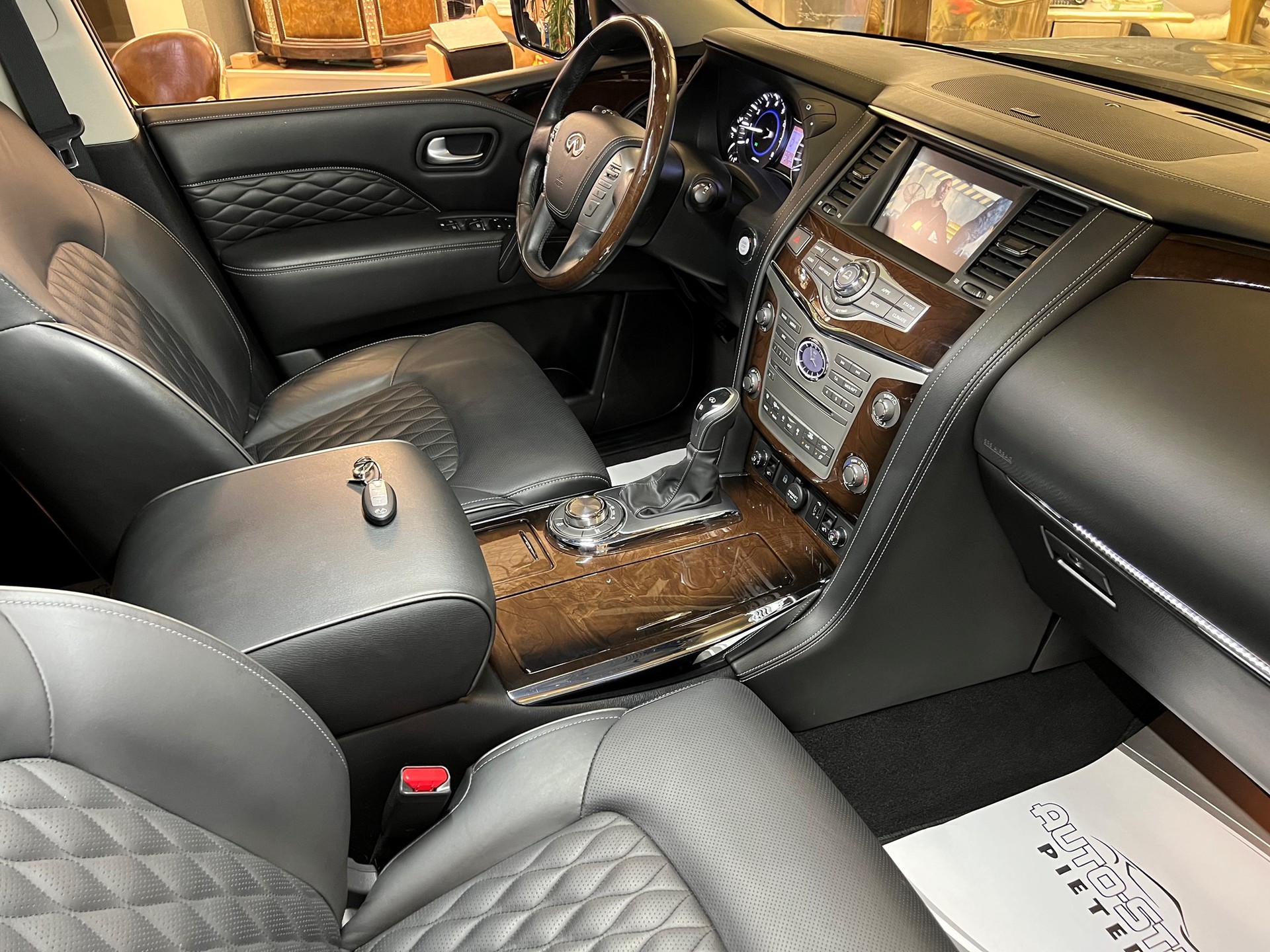 INFINITI CH GEPRÜFT !! QX-80 ALLRAD 7 PLÄTZER SUV. VOLL OPTIONEN. NUR 19`800 KM.LEASING 890.--image-18