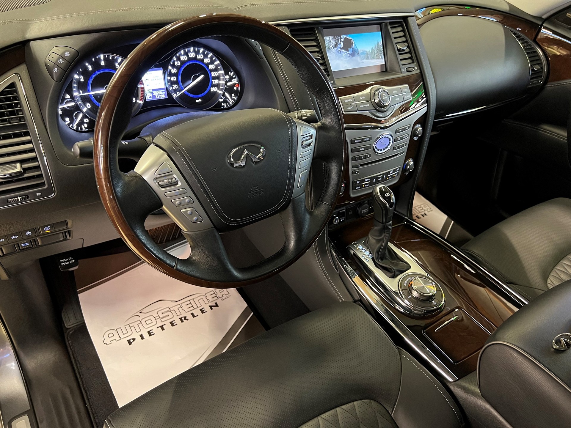INFINITI CH GEPRÜFT !! QX-80 ALLRAD 7 PLÄTZER SUV. VOLL OPTIONEN. NUR 19`800 KM.LEASING 890.--image-21