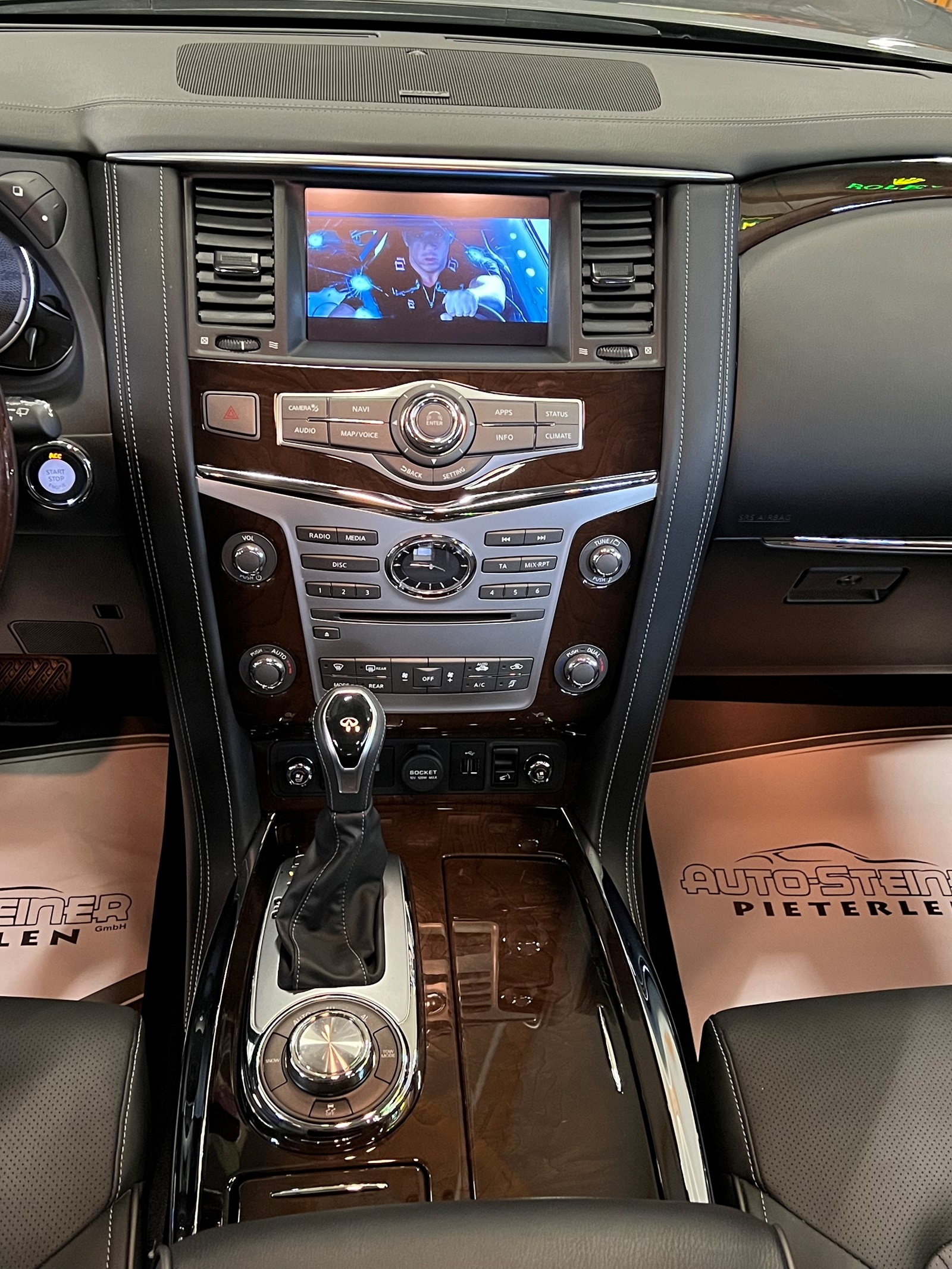 INFINITI CH GEPRÜFT !! QX-80 ALLRAD 7 PLÄTZER SUV. VOLL OPTIONEN. NUR 19`800 KM.LEASING 890.--image-28