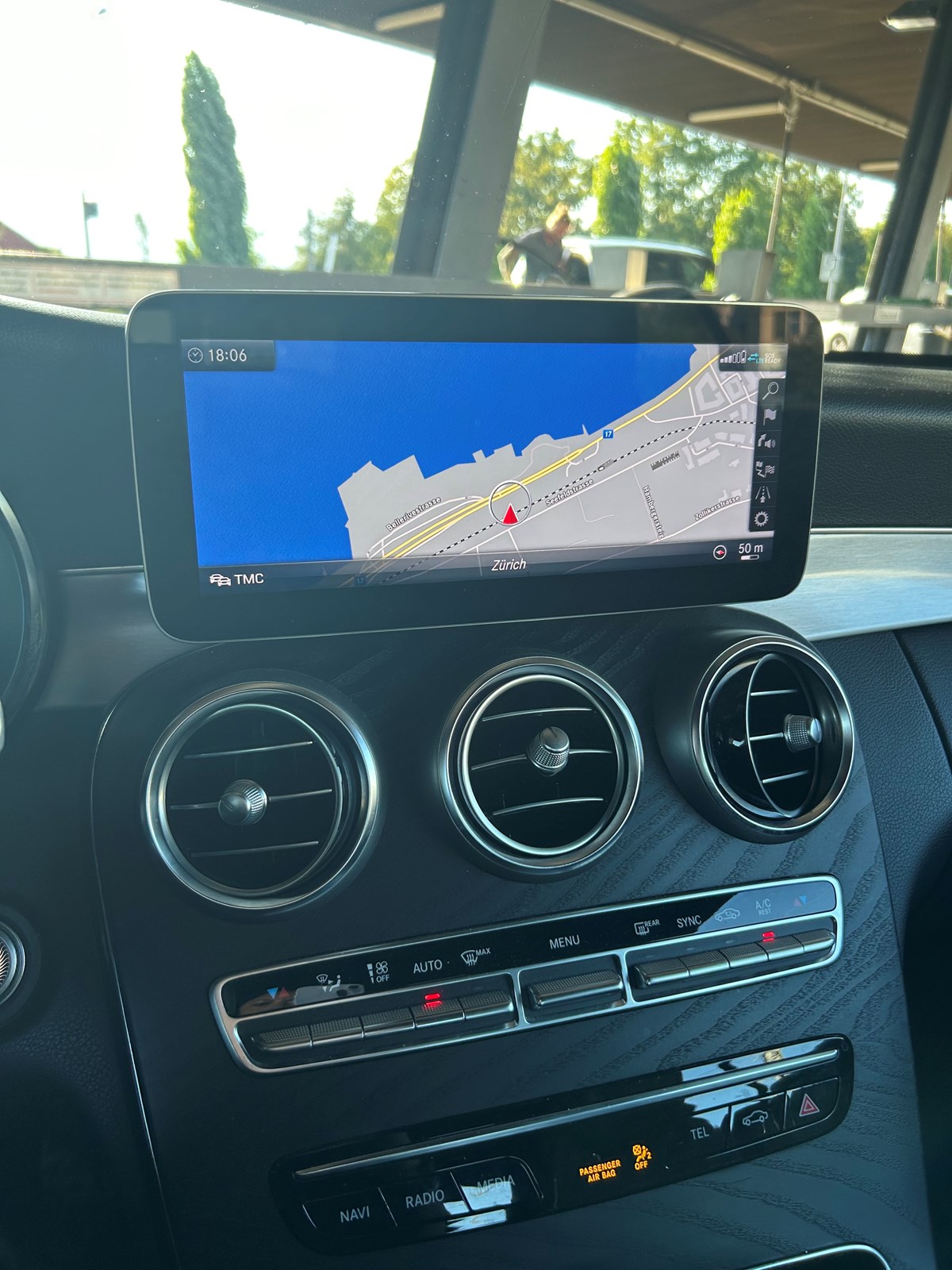 MERCEDES-BENZ C 200 Cabriolet 4Matic 9G-Tronic-image-11