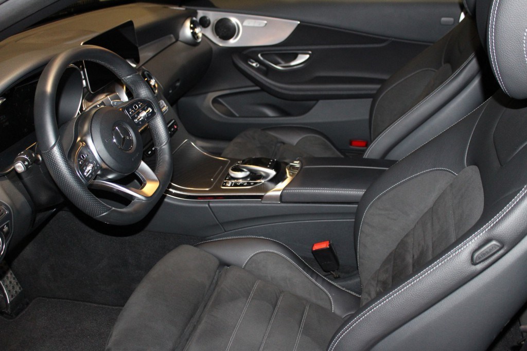 MERCEDES-BENZ C 200 Cabriolet 4Matic 9G-Tronic-image-3