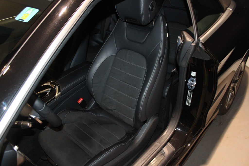 MERCEDES-BENZ C 200 Cabriolet 4Matic 9G-Tronic-image-6