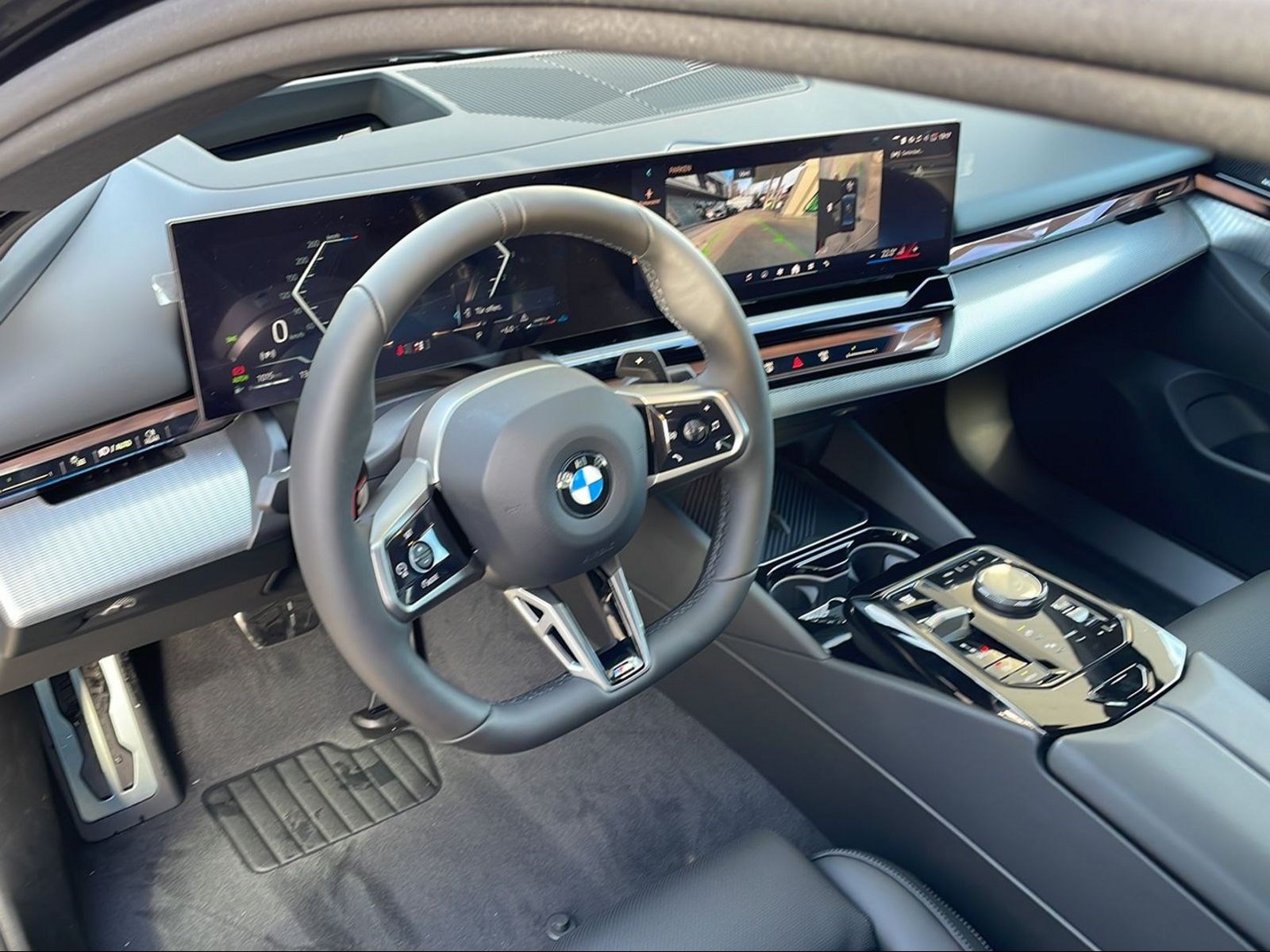 BMW 520d xDrive 48V M Sport Pro Steptronic-image-3