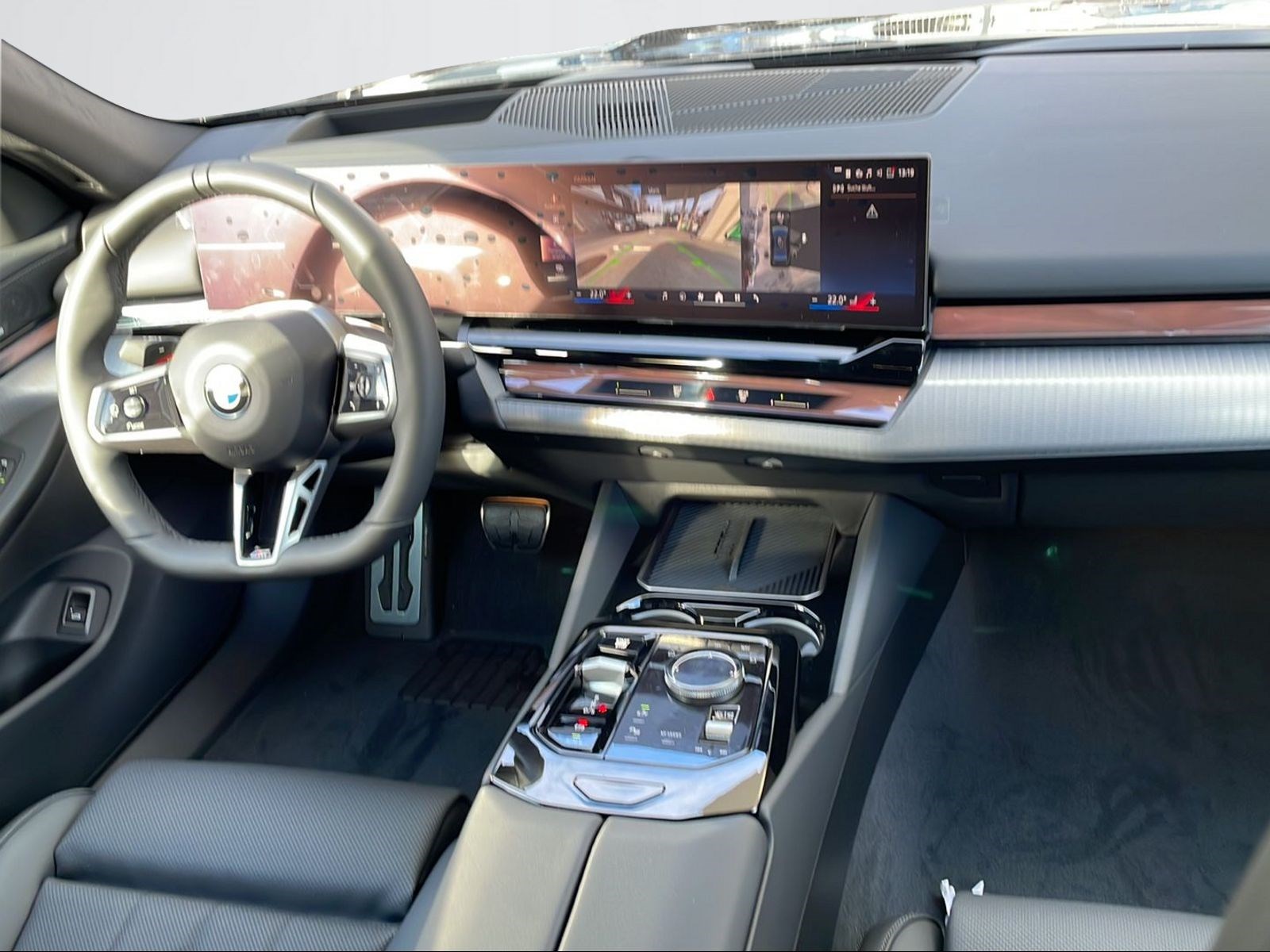 BMW 520d xDrive 48V M Sport Pro Steptronic-image-4