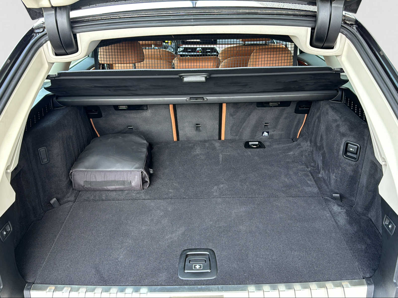 BMW 530e xDrive Touring Luxury Line Steptronic-image-21