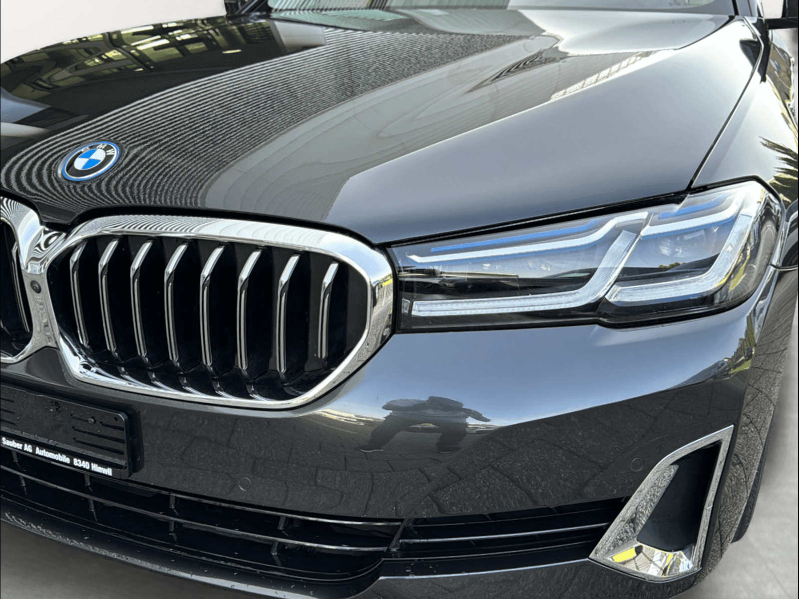 BMW 530e xDrive Touring Luxury Line Steptronic-image-17