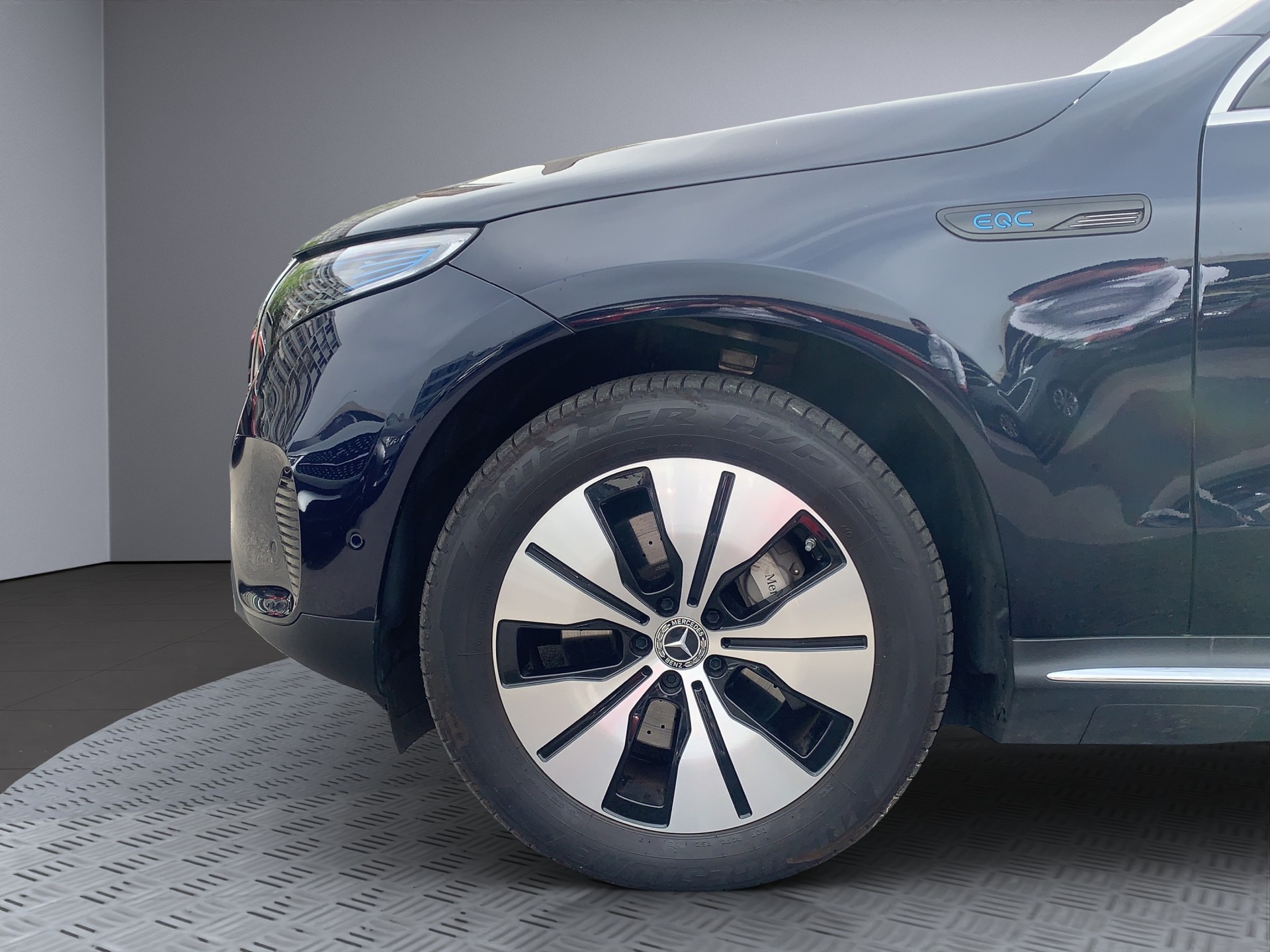 MERCEDES-BENZ EQC 400 4Matic-image-17