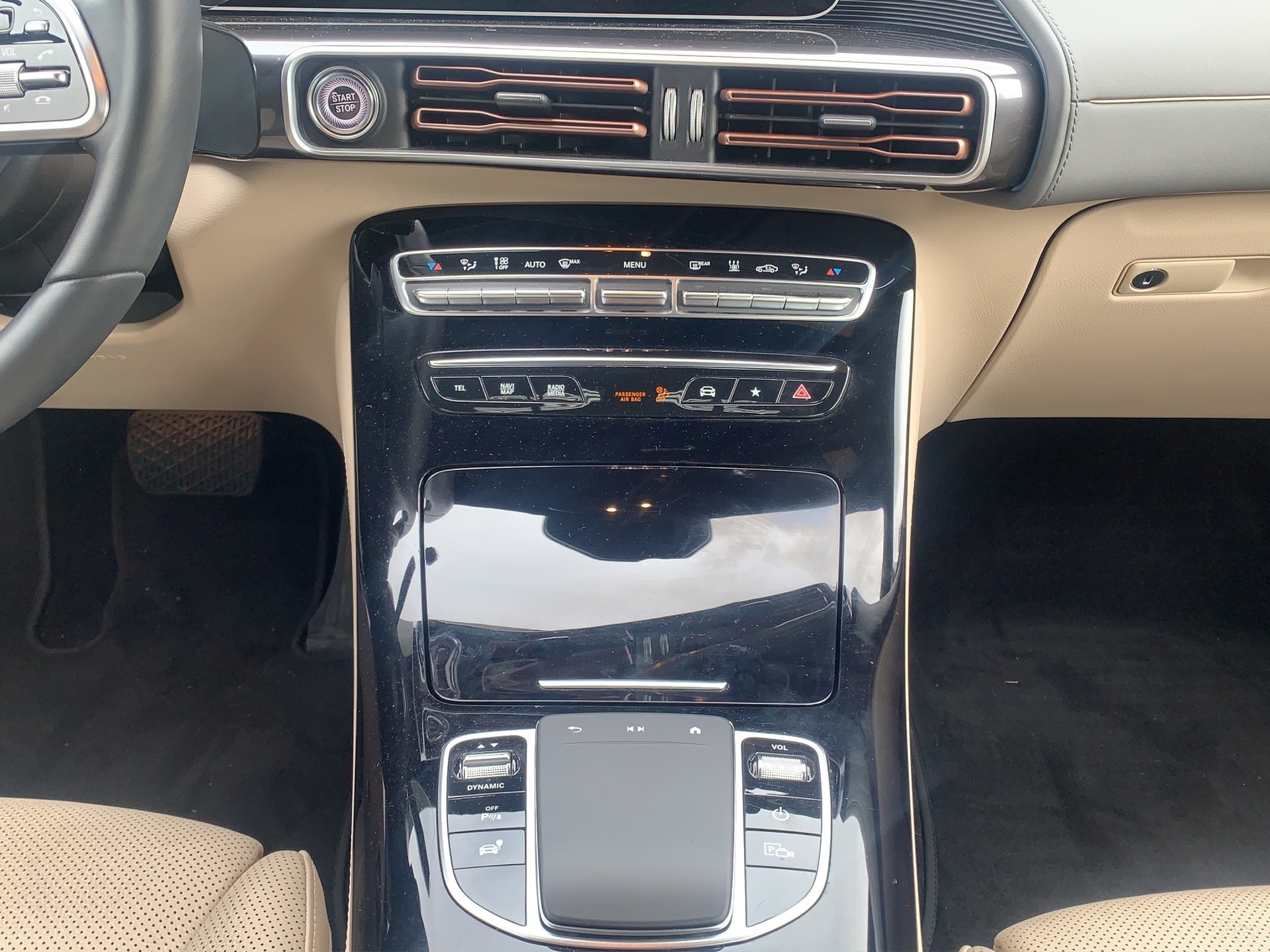 MERCEDES-BENZ EQC 400 4Matic-image-12
