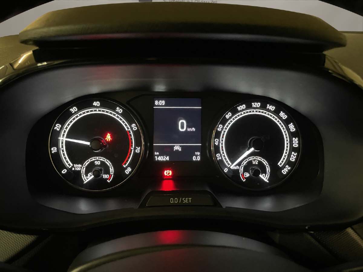 SKODA Fabia 1.0 TSI Ambition-image-6