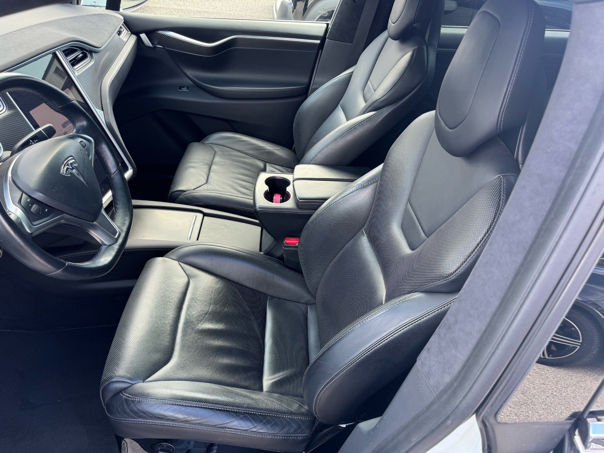 TESLA Model X 90 D-image-5