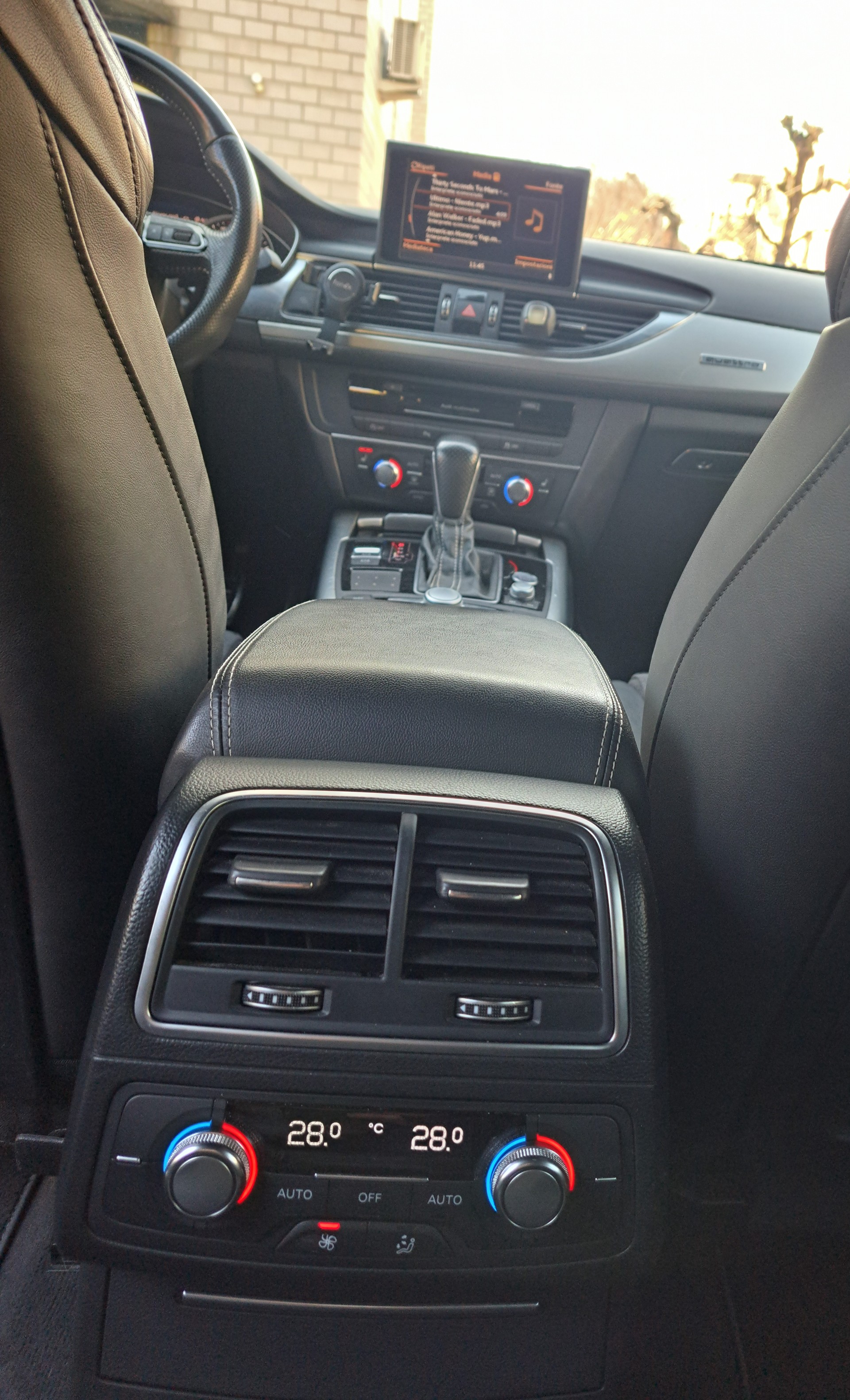 AUDI A6 Avant 3.0 TDI V6 quattro S-tronic-image-5
