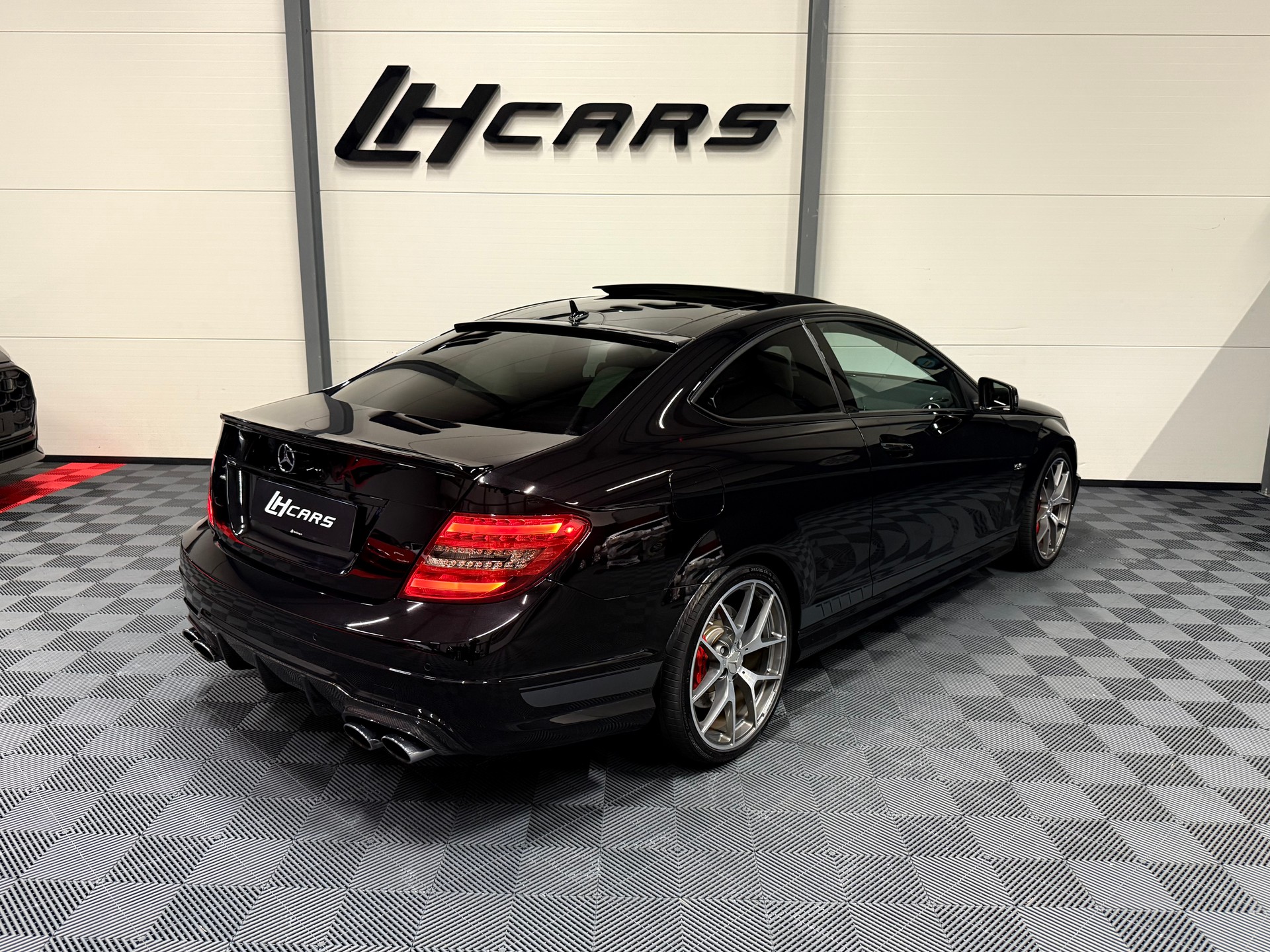 MERCEDES-BENZ C 63 Coupé AMG Edition 507 Speedshift MCT-image-3