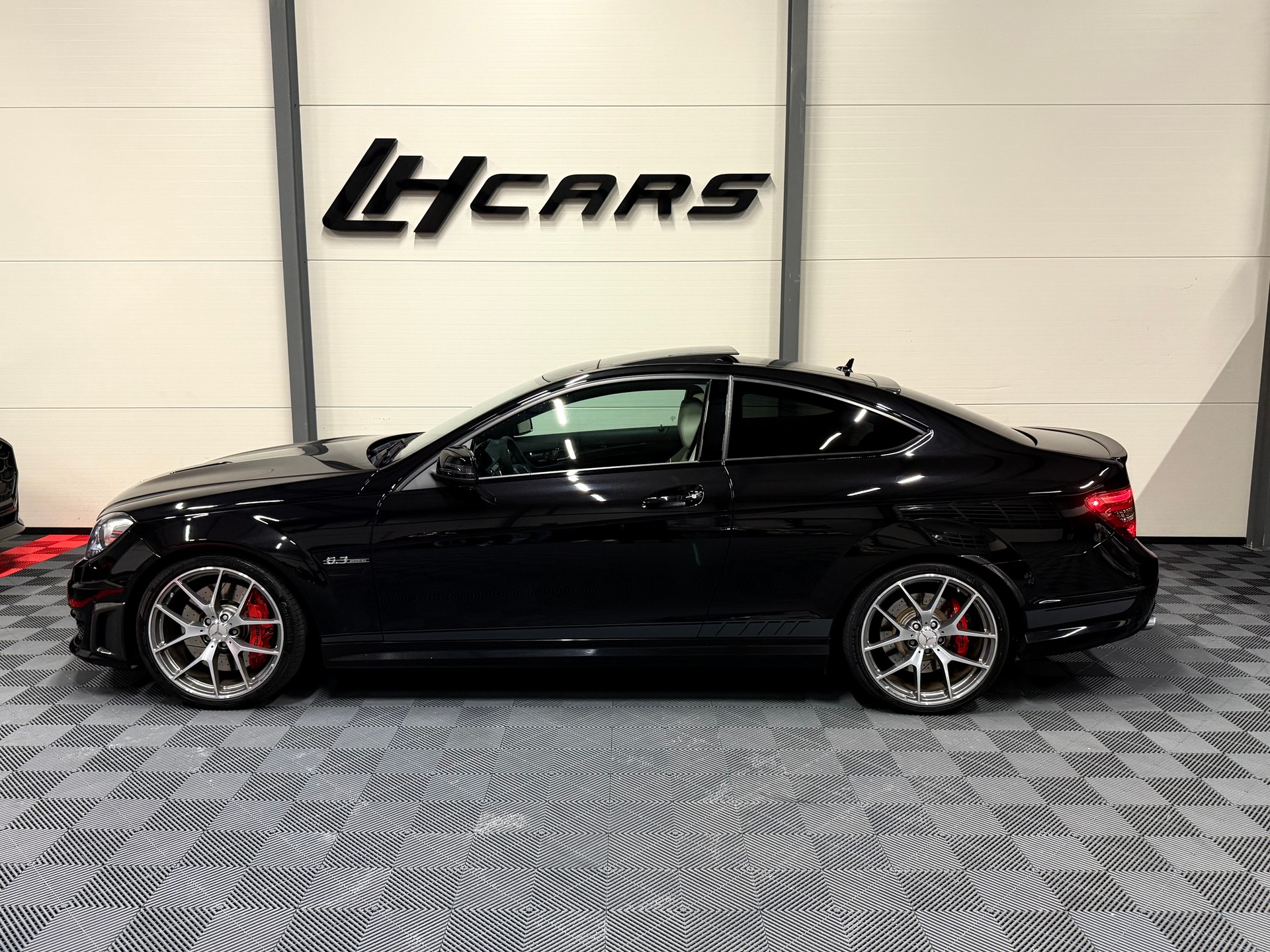 MERCEDES-BENZ C 63 Coupé AMG Edition 507 Speedshift MCT-image-1