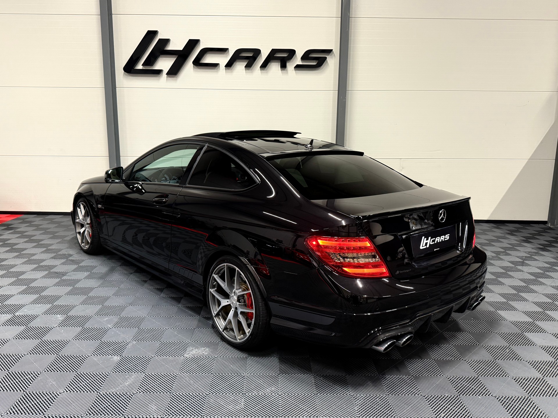 MERCEDES-BENZ C 63 Coupé AMG Edition 507 Speedshift MCT-image-2
