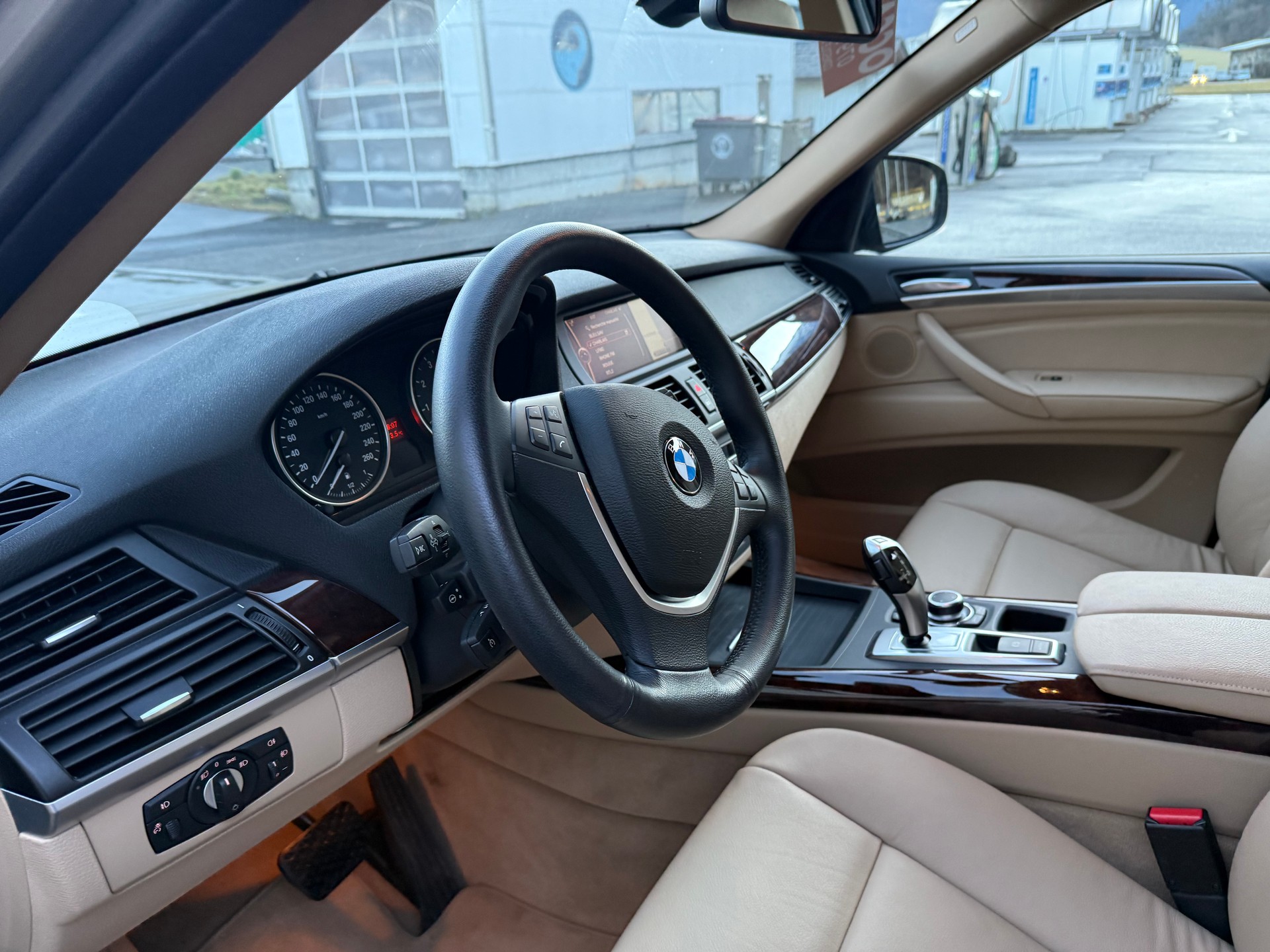 BMW X5 xDrive 35i Steptronic-image-14
