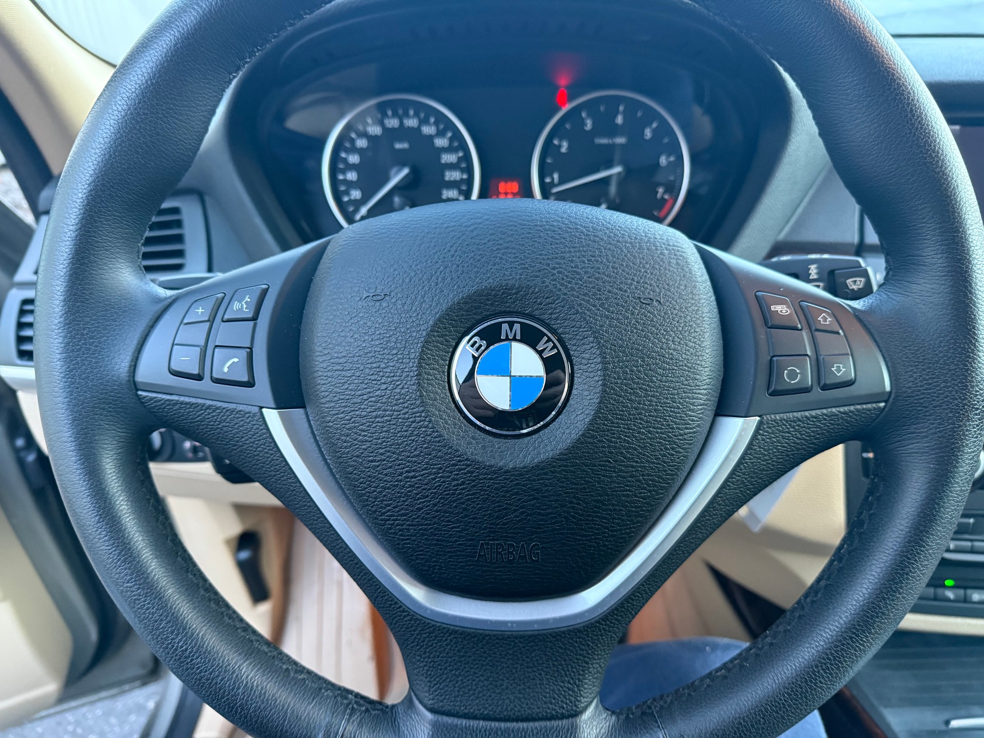 BMW X5 xDrive 35i Steptronic-image-26