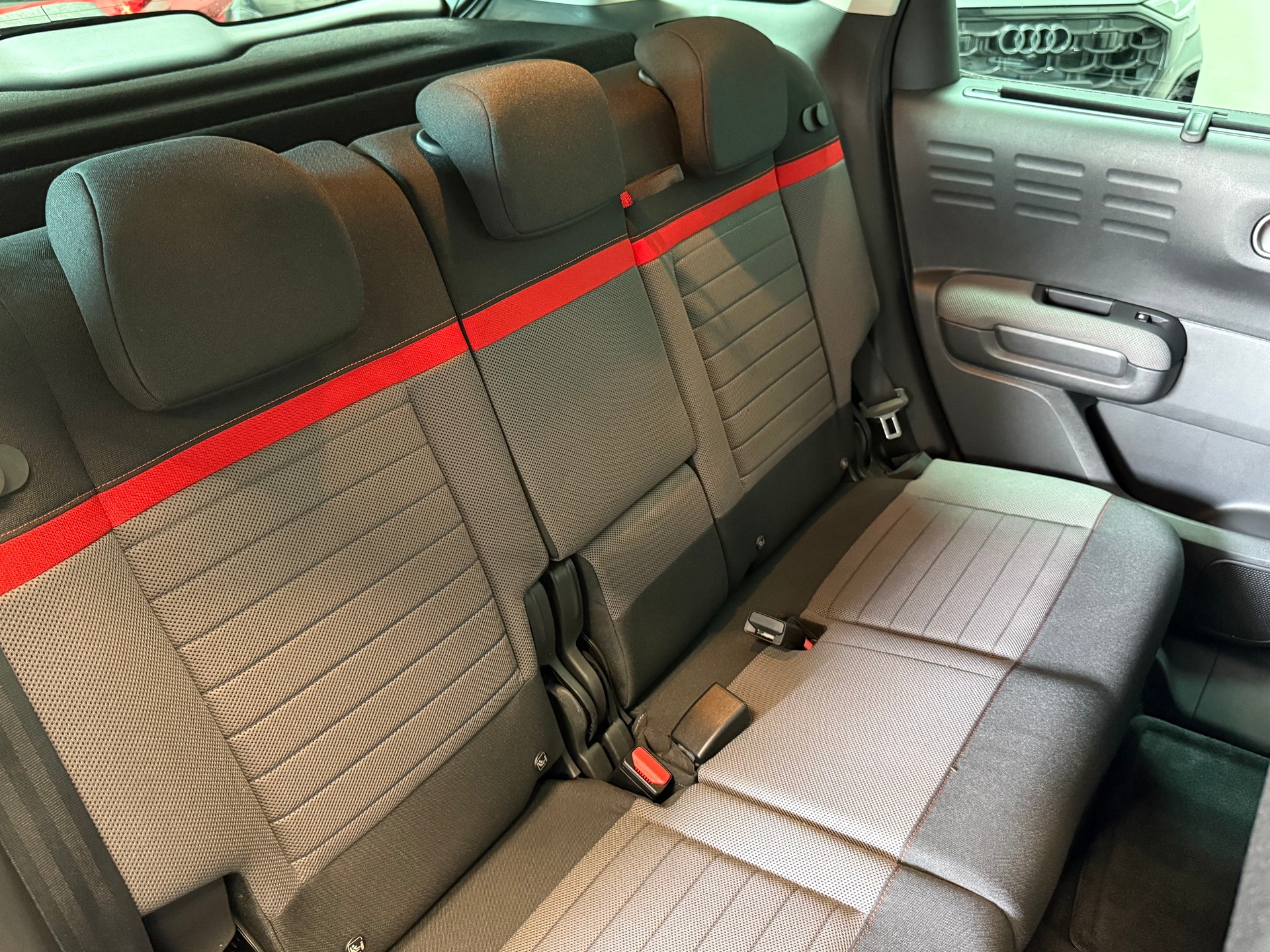 CITROEN C3 Aircross 1.2 PureTech 130 Shine-image-9
