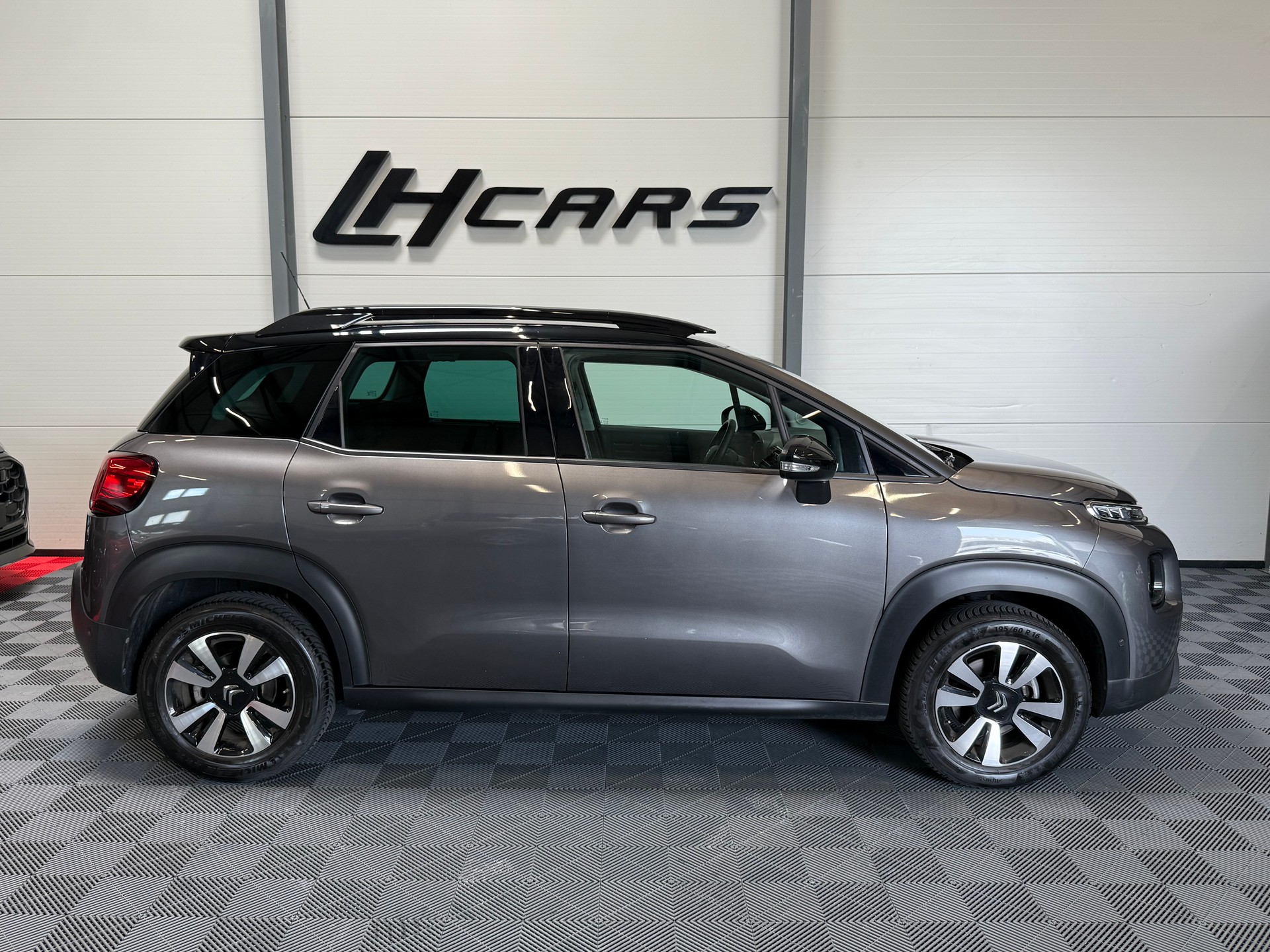 CITROEN C3 Aircross 1.2 PureTech 130 Shine-image-4
