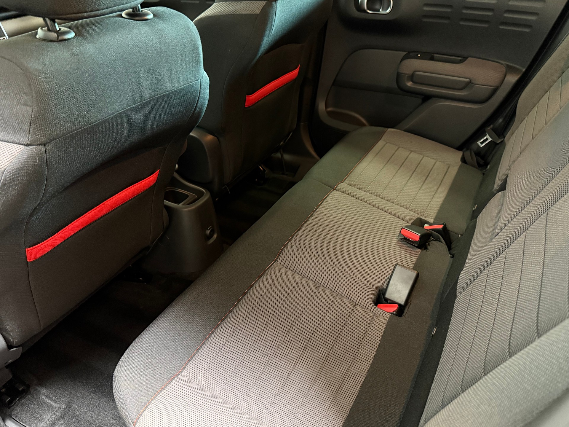 CITROEN C3 Aircross 1.2 PureTech 130 Shine-image-12
