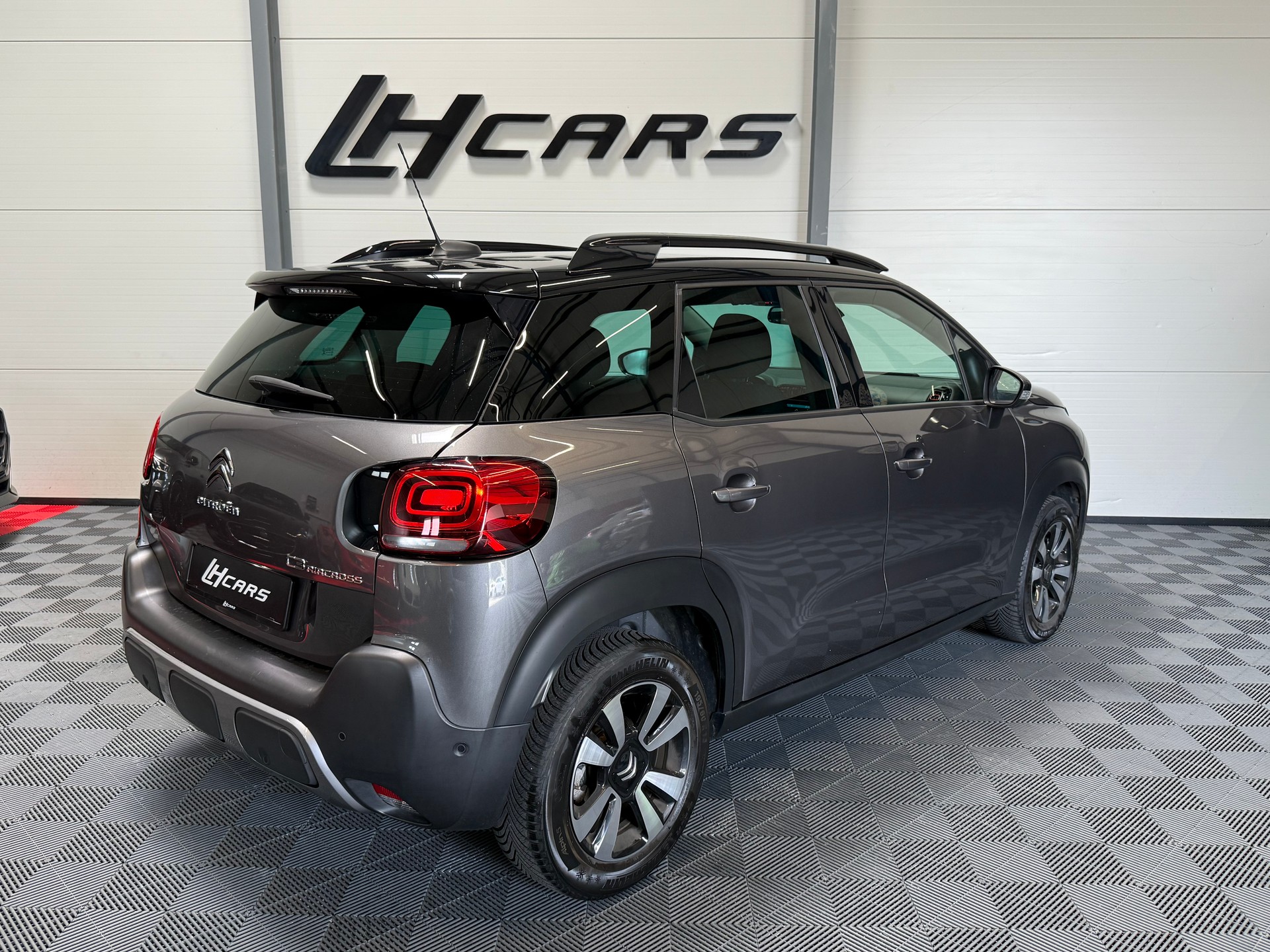 CITROEN C3 Aircross 1.2 PureTech 130 Shine-image-3