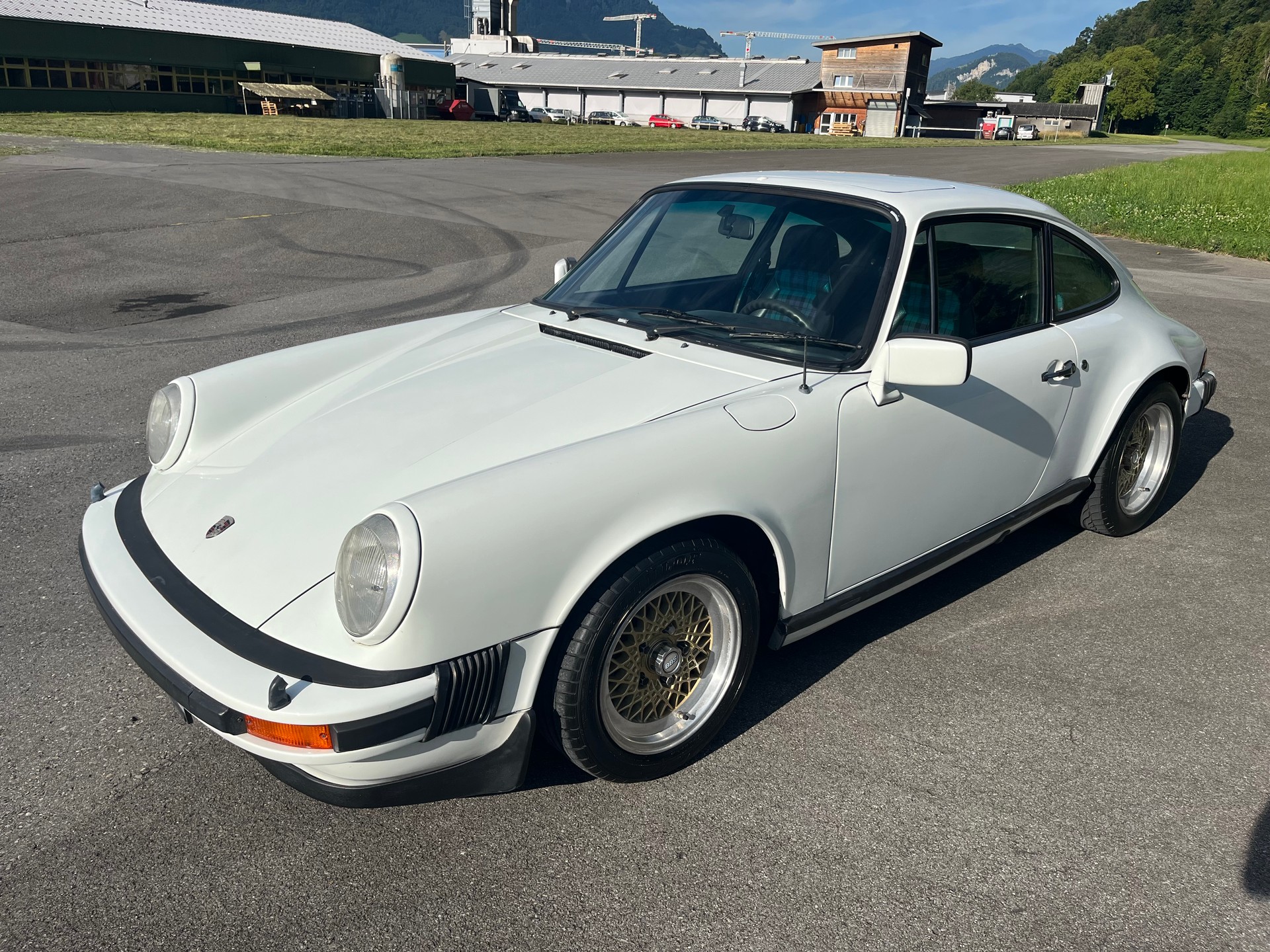 PORSCHE 911 SC 3.0