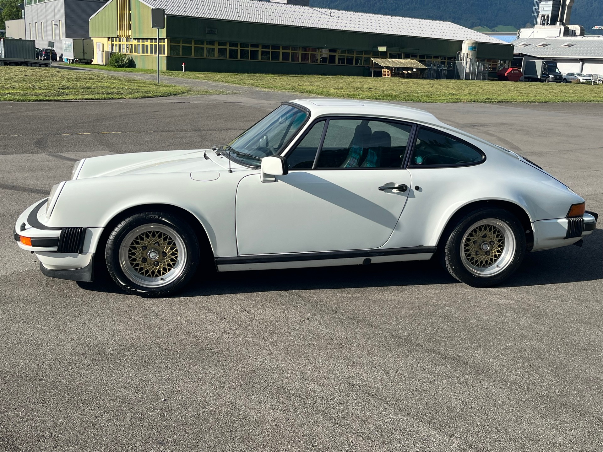PORSCHE 911 SC 3.0-image-3