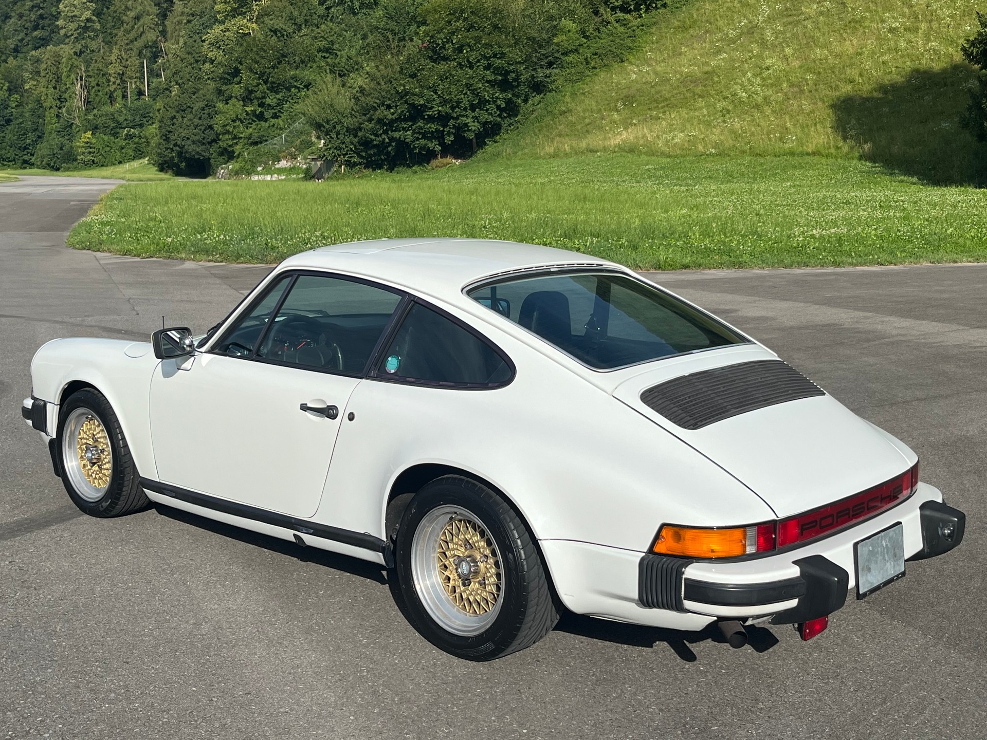 PORSCHE 911 SC 3.0-image-13