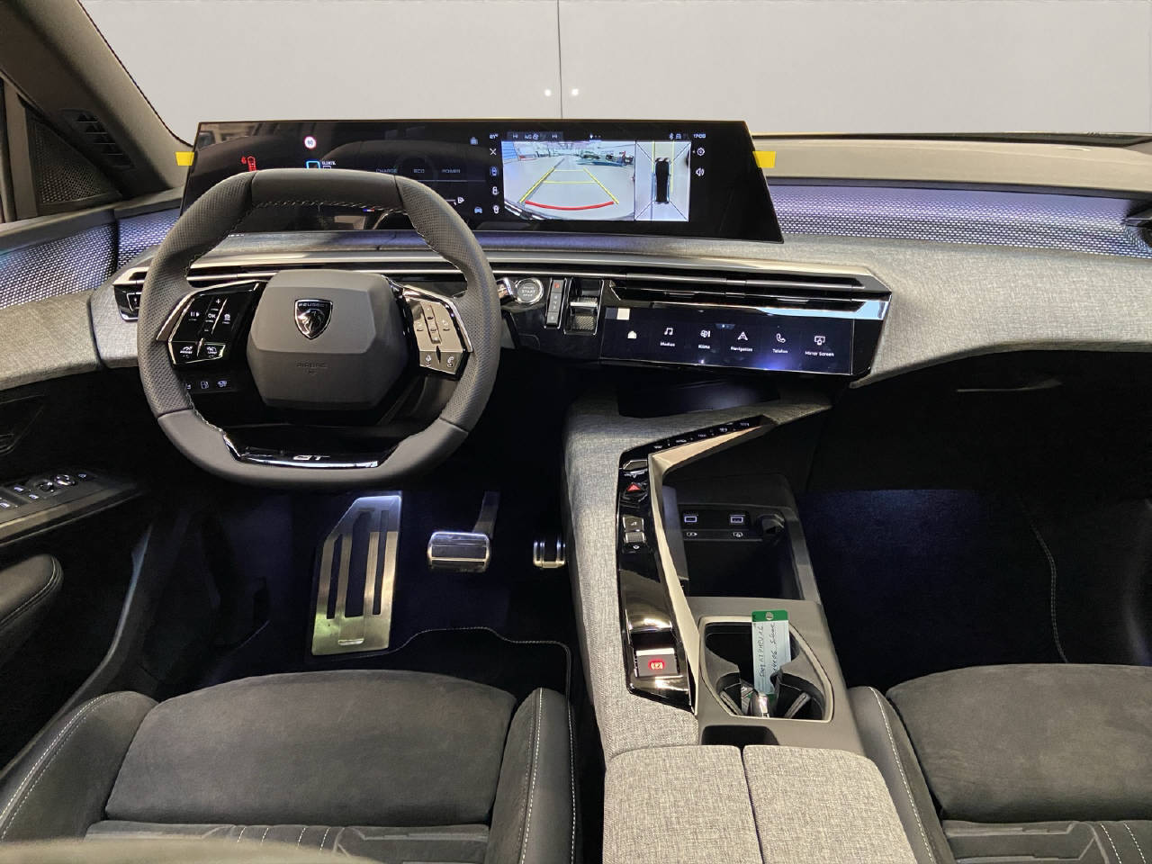 PEUGEOT 5008 1.6 PHEV GT-image-5
