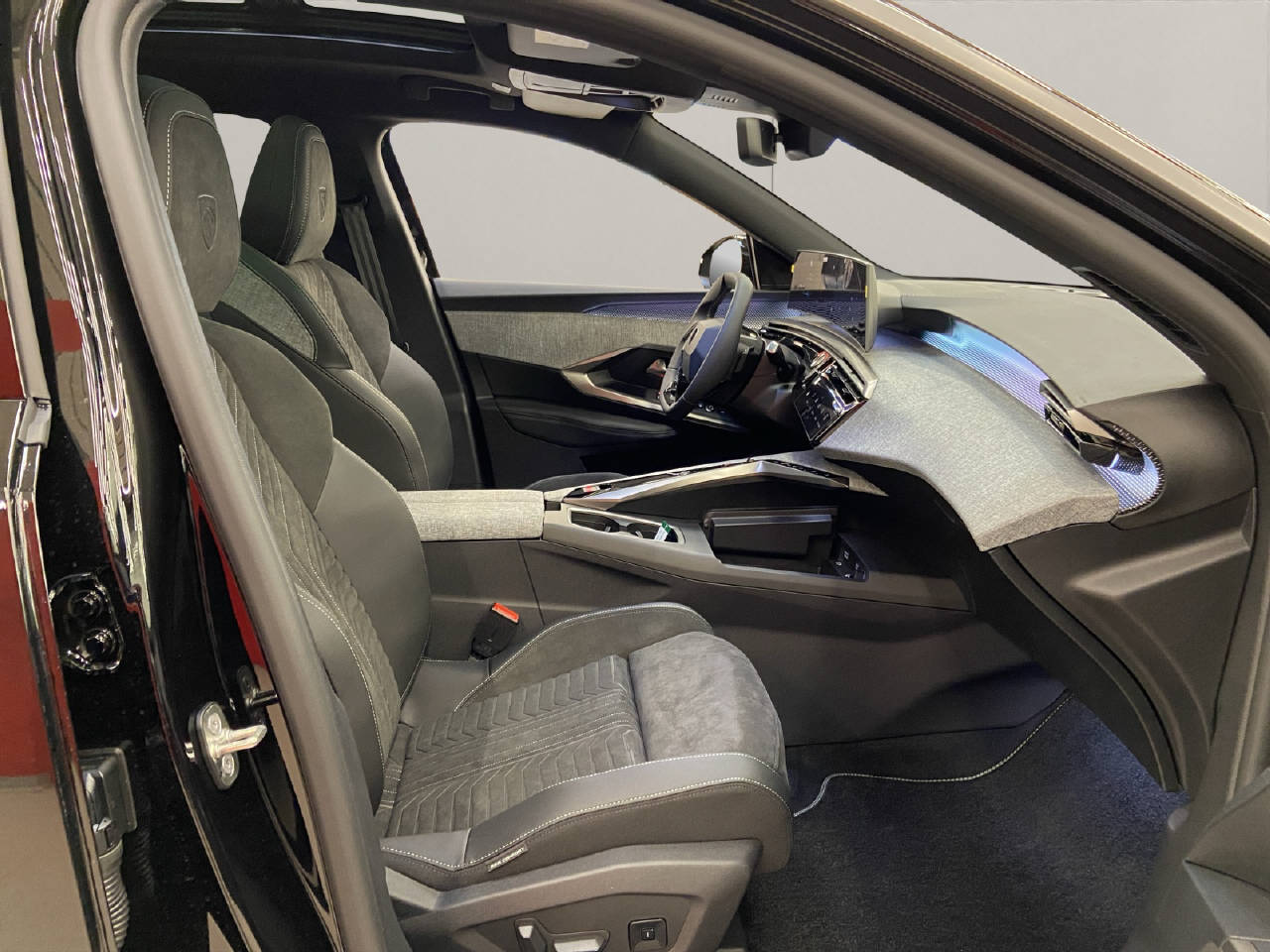 PEUGEOT 5008 1.6 PHEV GT-image-10